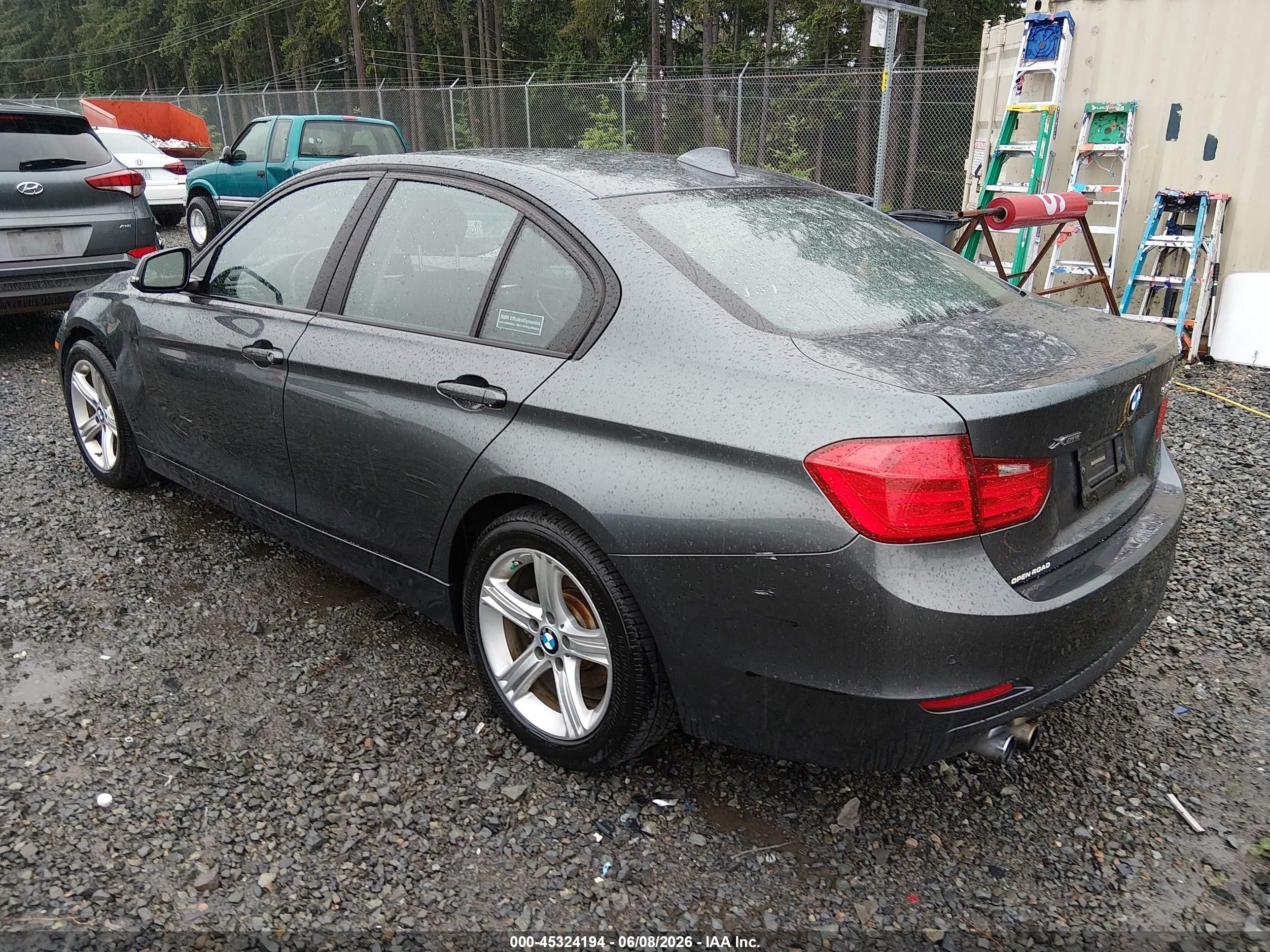 2015 Bmw 328i Xdrive Серый vin: WBA3B3G54FNR87950