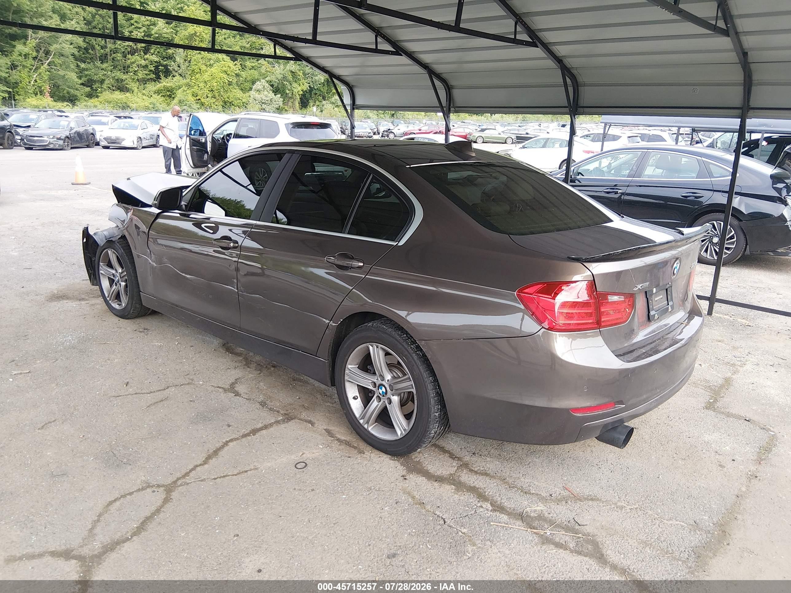 2015 Bmw 328i Xdrive Коричневый vin: WBA3B3G56FNR85830