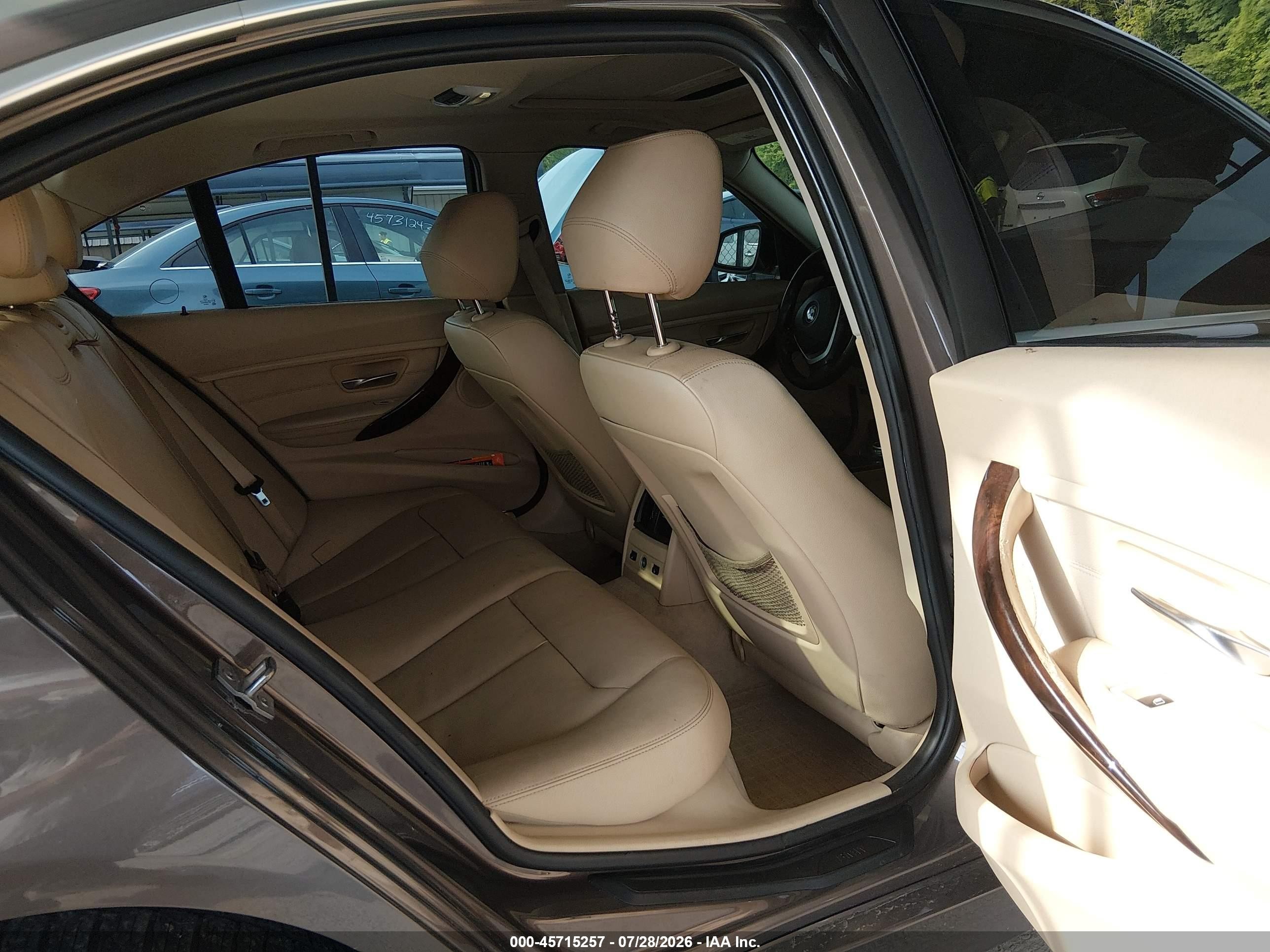 2015 Bmw 328i Xdrive Коричневый vin: WBA3B3G56FNR85830