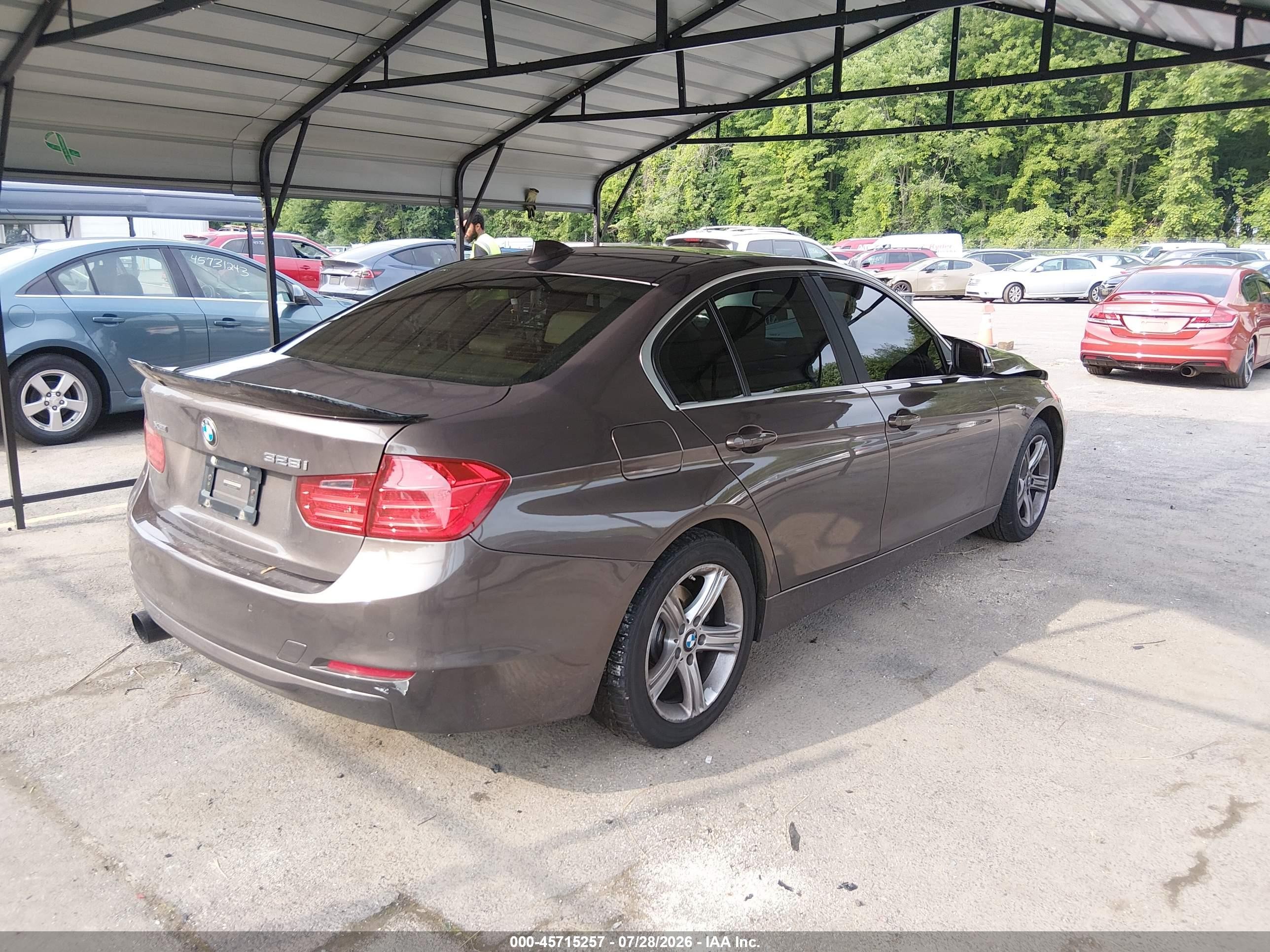 2015 Bmw 328i Xdrive Коричневый vin: WBA3B3G56FNR85830