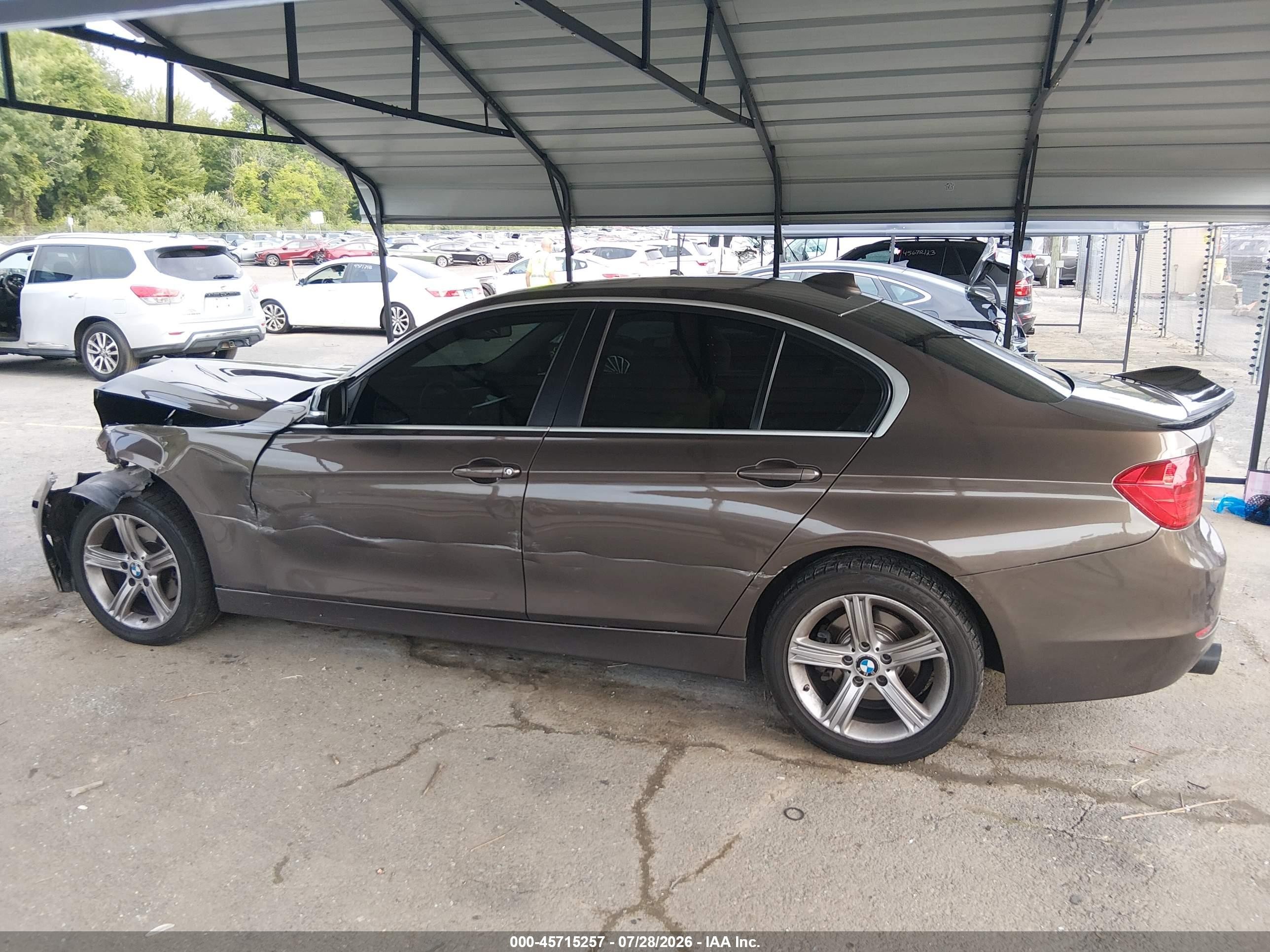 2015 Bmw 328i Xdrive Коричневый vin: WBA3B3G56FNR85830