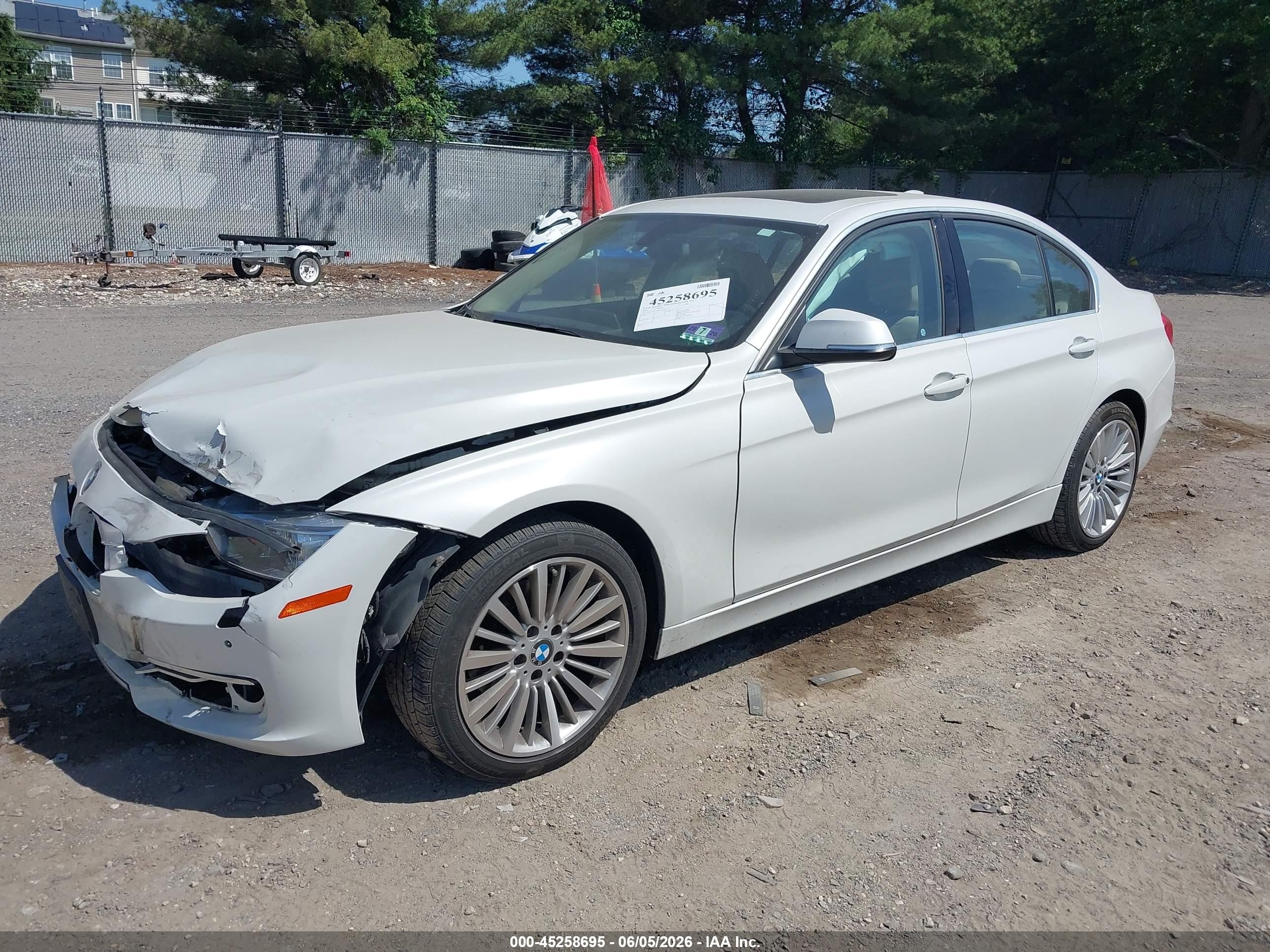 2015 Bmw 328i Xdrive Белый vin: WBA3B3G56FNT17283