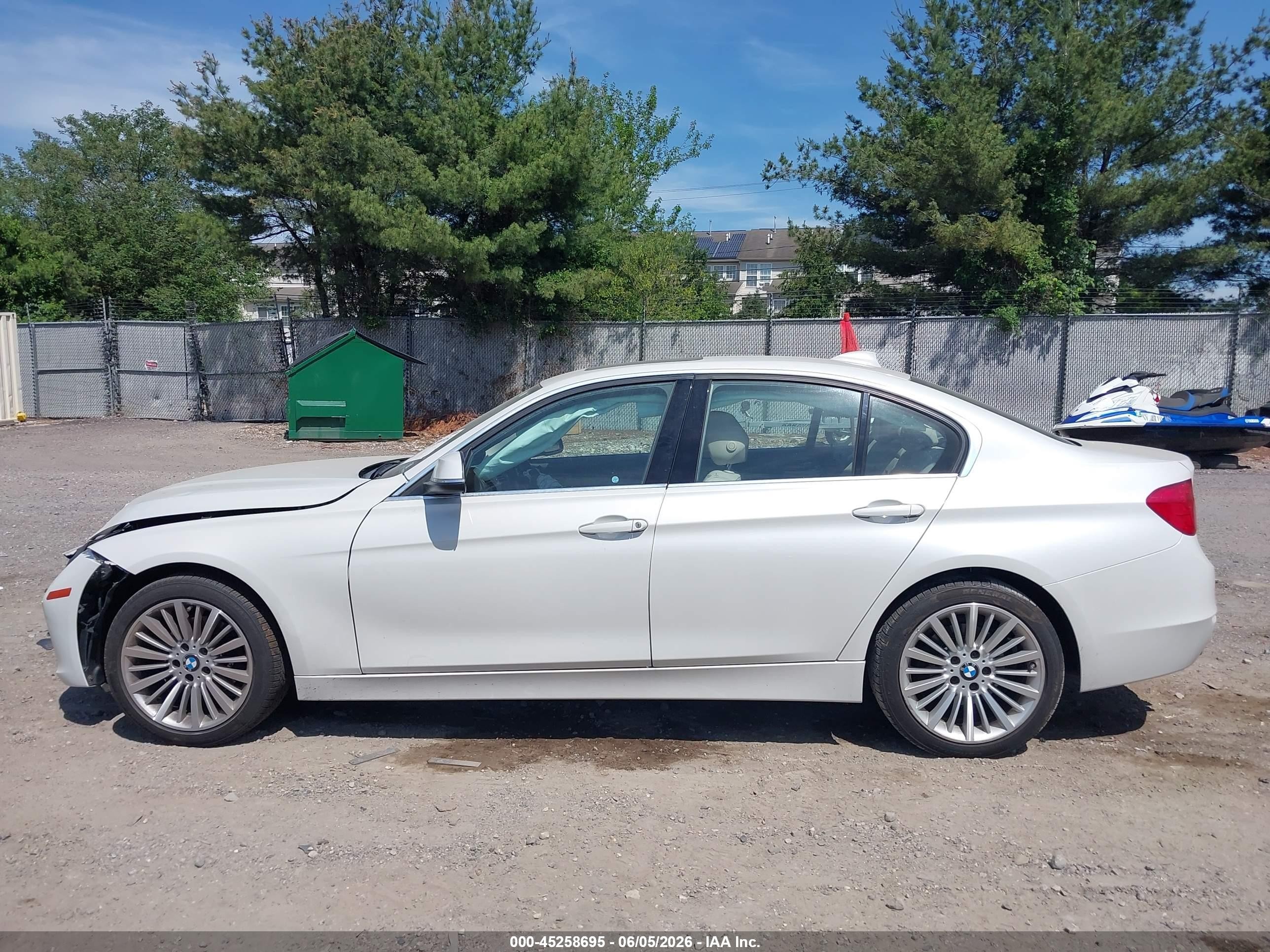 2015 Bmw 328i Xdrive Белый vin: WBA3B3G56FNT17283