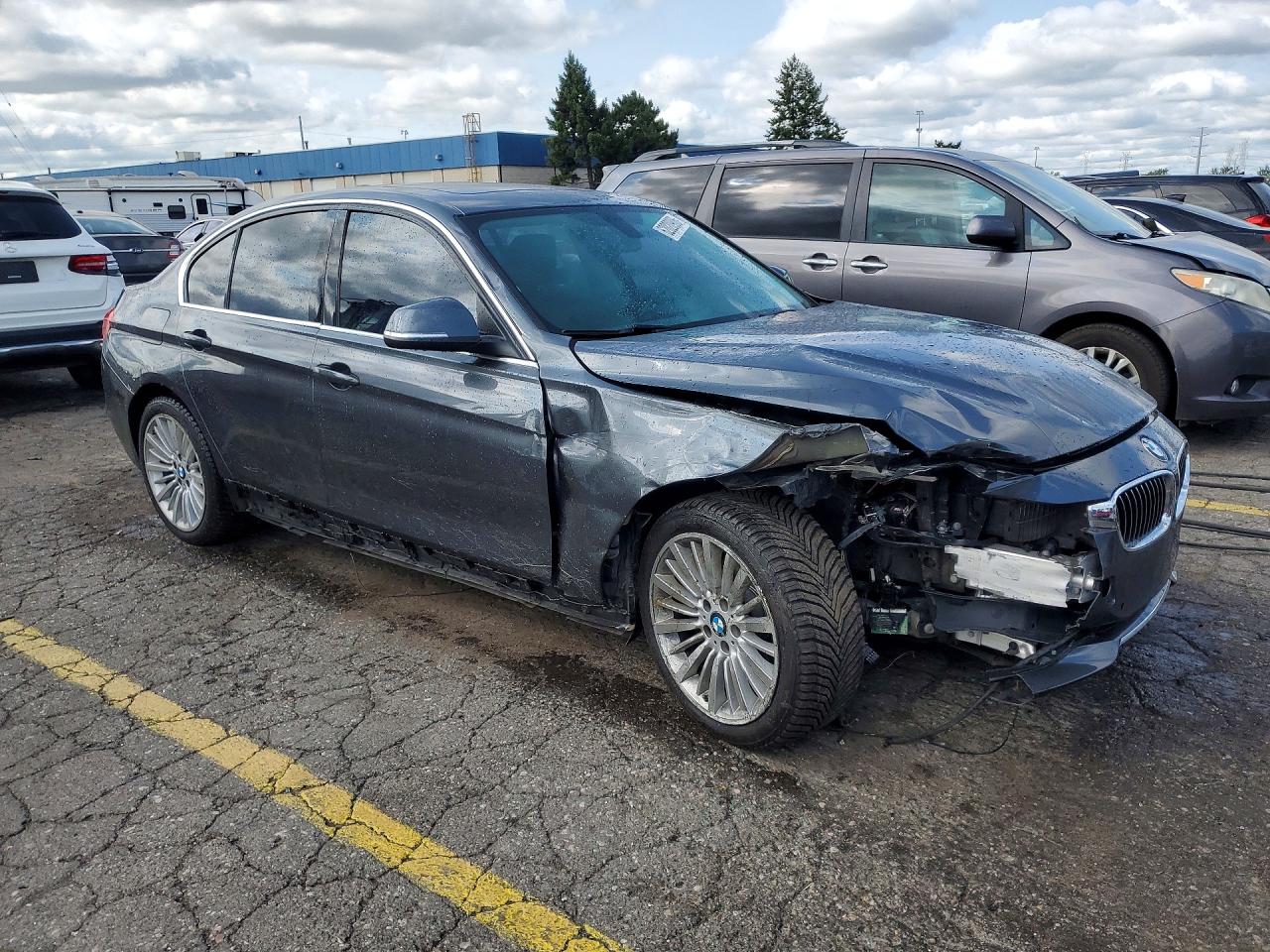 2015 Bmw 328 Xi Серый vin: WBA3B3G56FNT19308