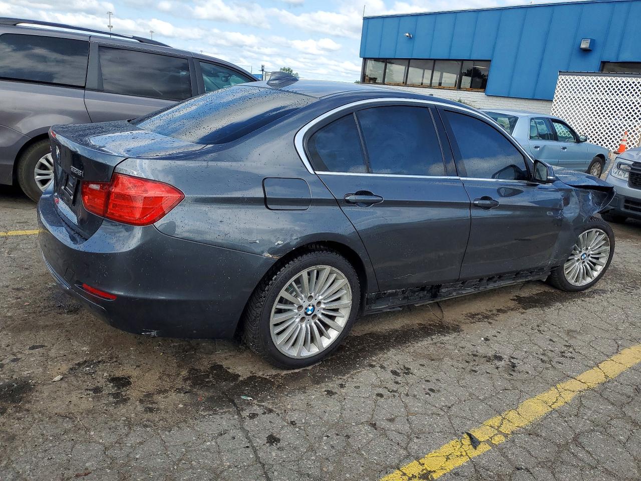 2015 Bmw 328 Xi Серый vin: WBA3B3G56FNT19308