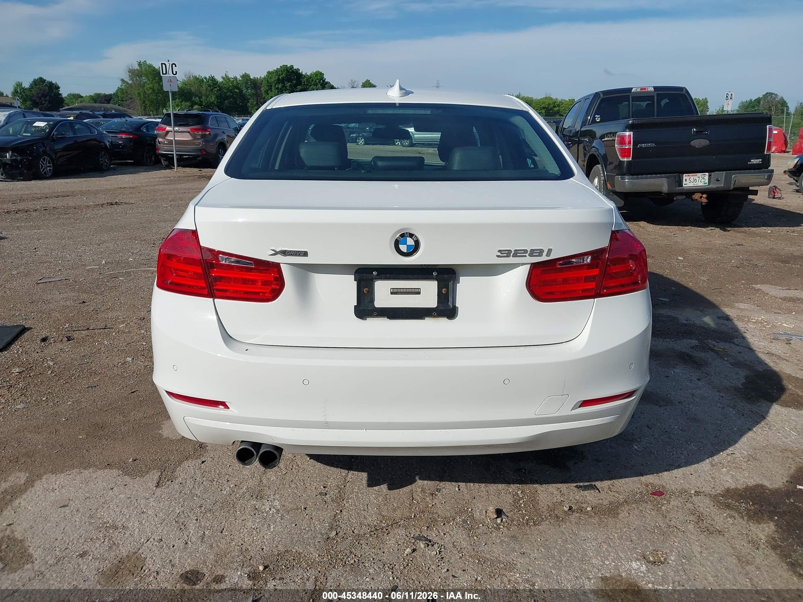 2015 Bmw 328i Xdrive White vin: WBA3B3G57FNT68792