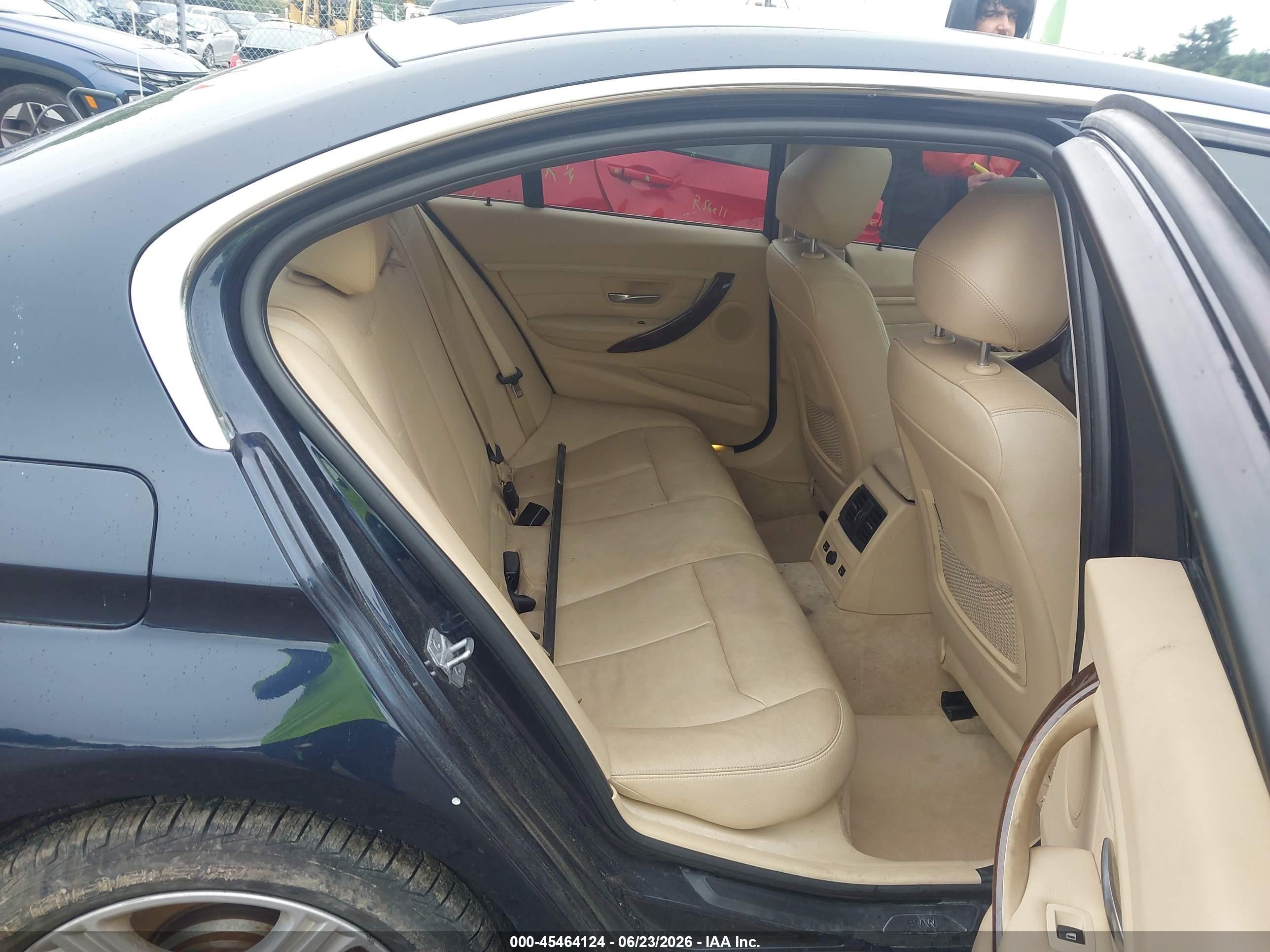 2014 Bmw 328i Xdrive Blue vin: WBA3B3G58ENR82023