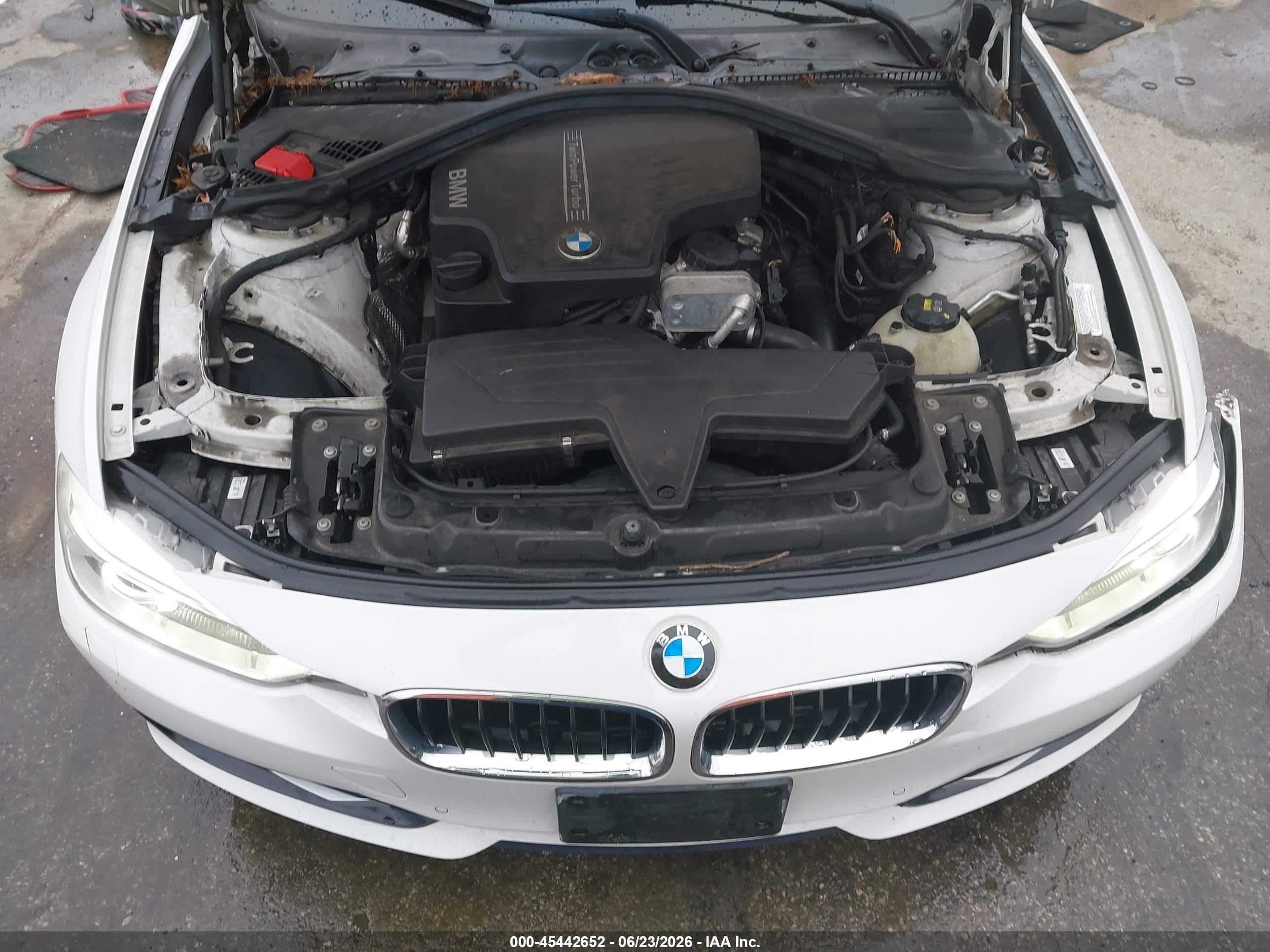2015 Bmw 328i Xdrive White vin: WBA3B3G58FNT19892