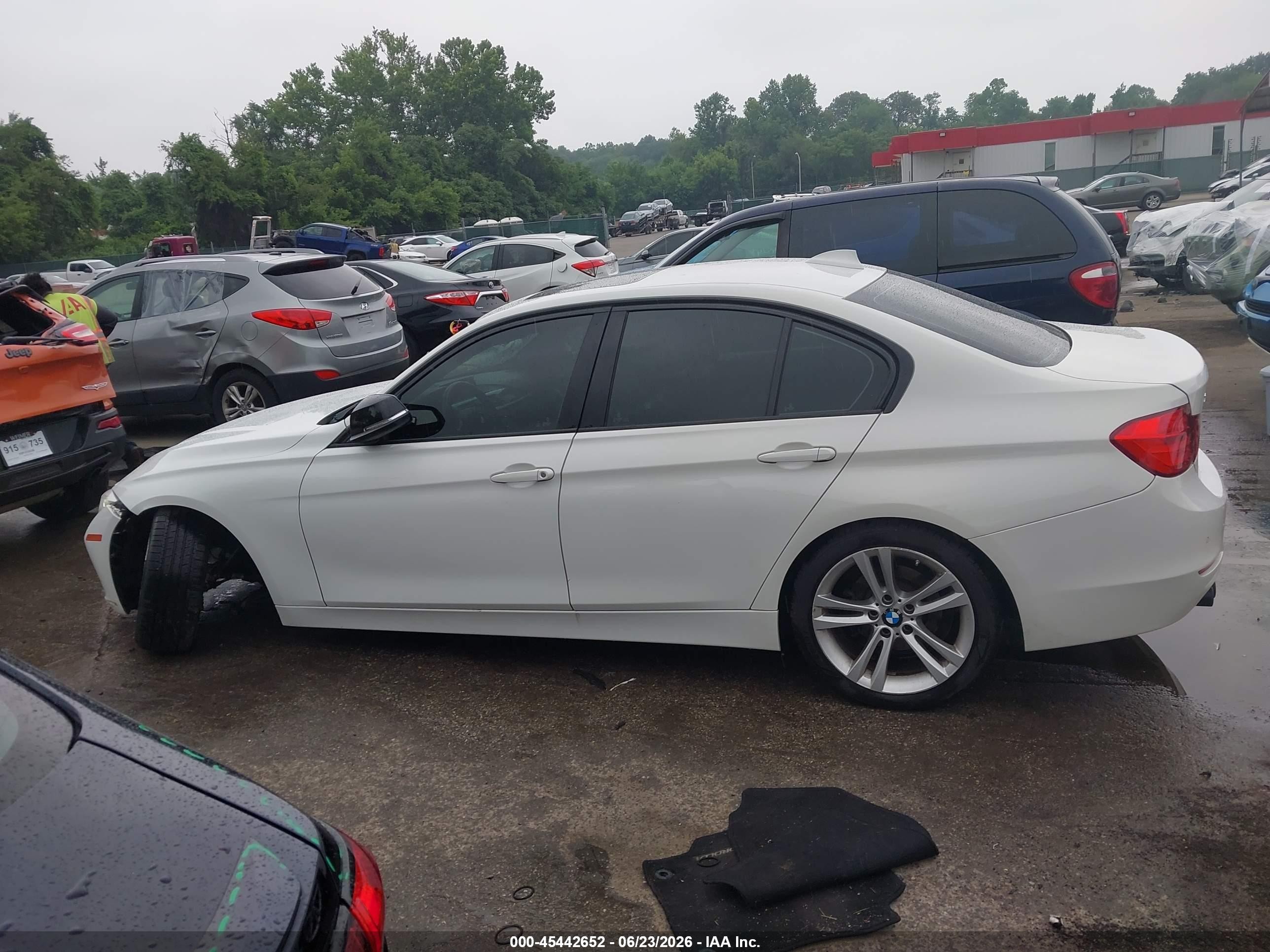 2015 Bmw 328i Xdrive White vin: WBA3B3G58FNT19892