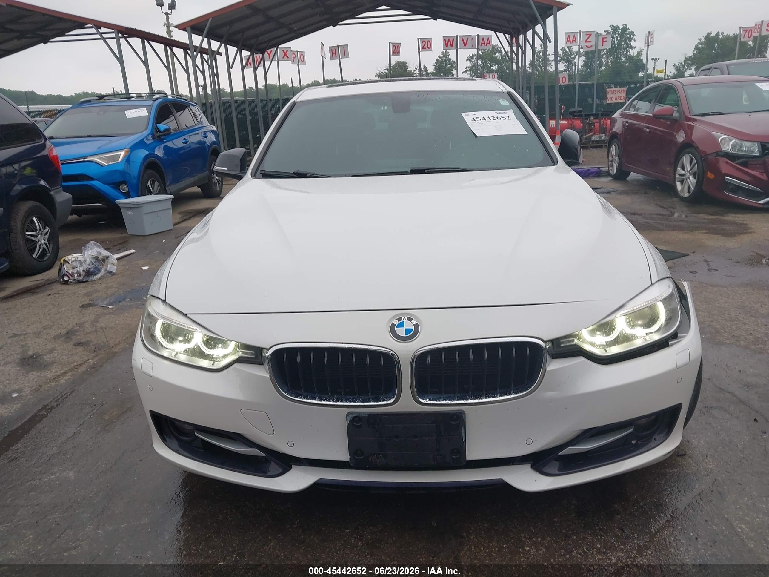 2015 Bmw 328i Xdrive White vin: WBA3B3G58FNT19892