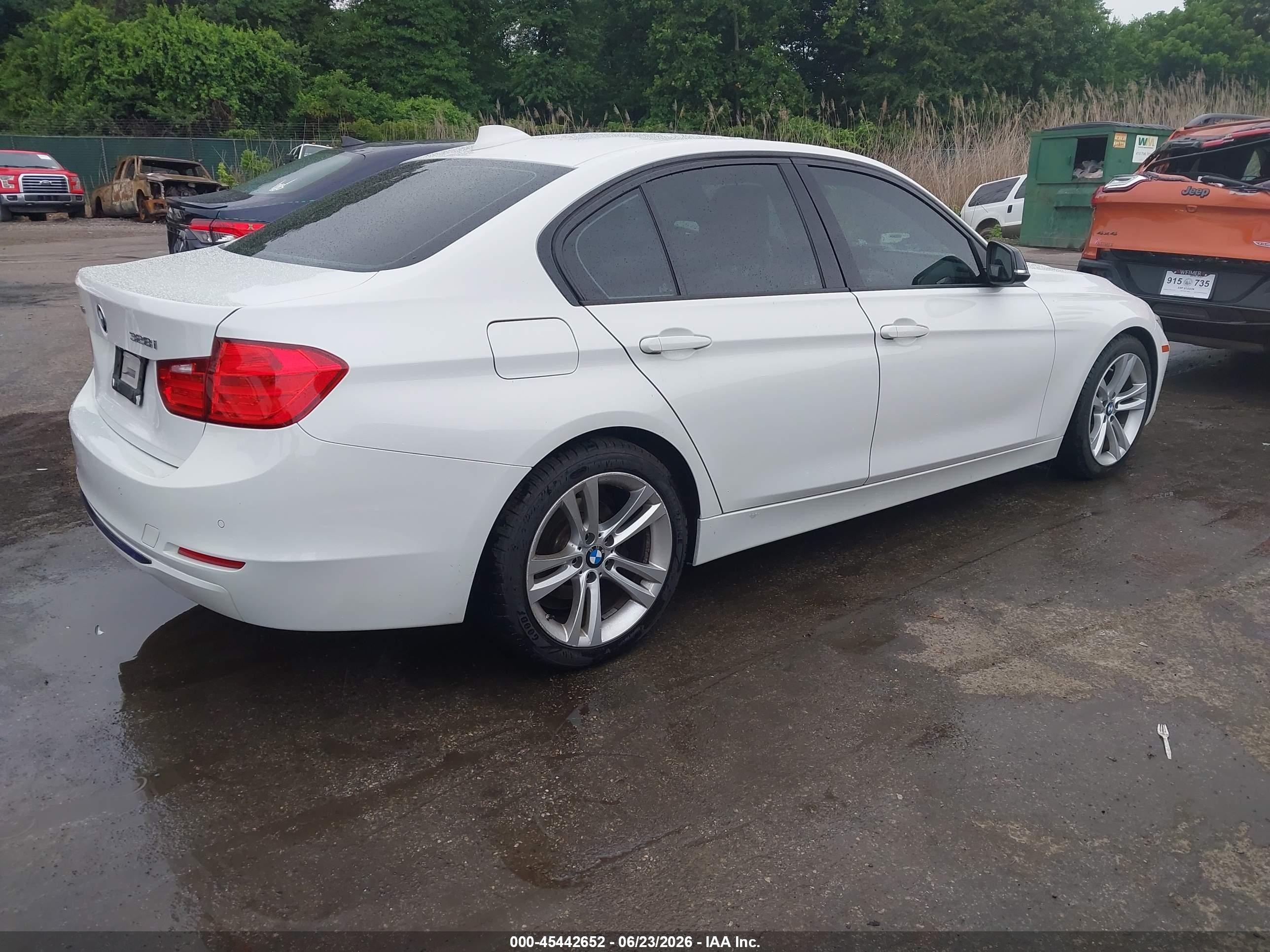2015 Bmw 328i Xdrive White vin: WBA3B3G58FNT19892