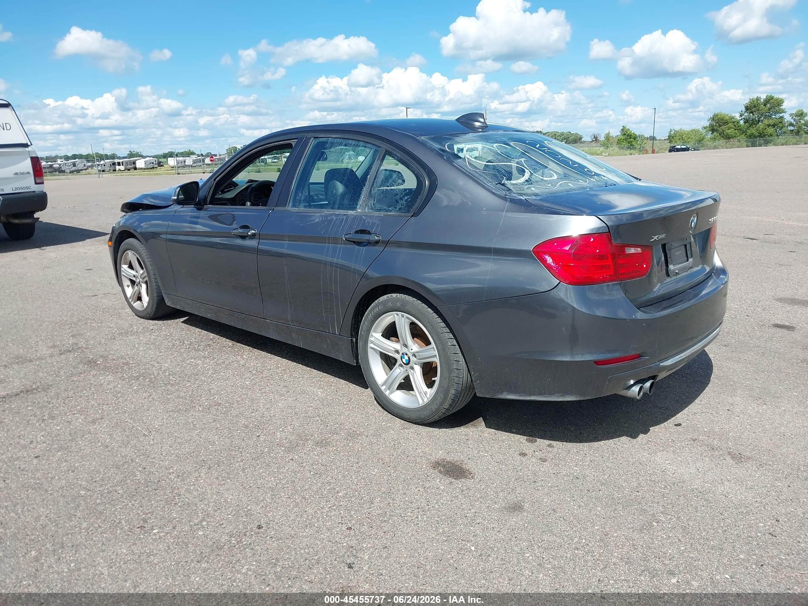 2013 Bmw 328i Xdrive Серый vin: WBA3B5C50DF598439