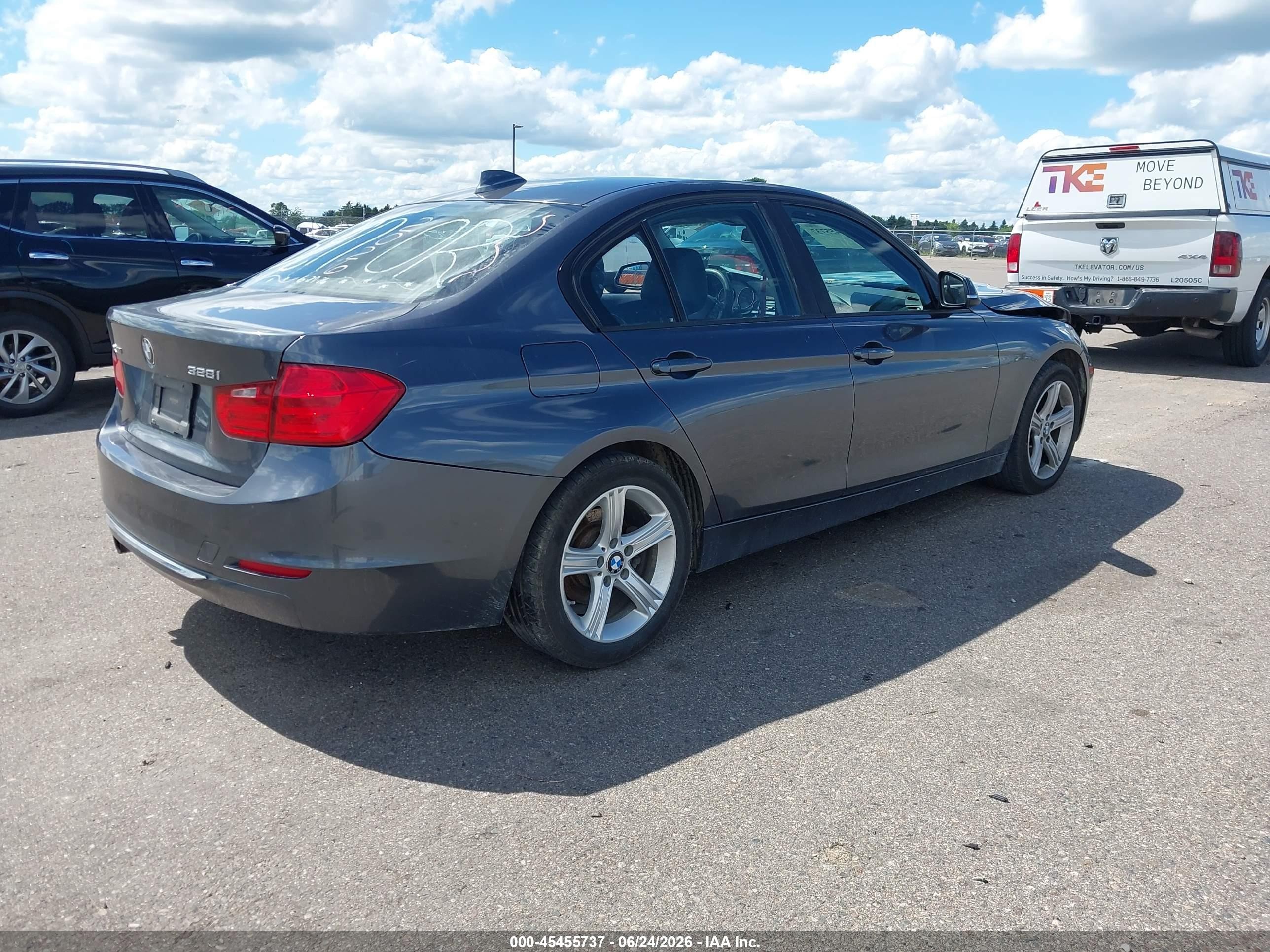 2013 Bmw 328i Xdrive Серый vin: WBA3B5C50DF598439