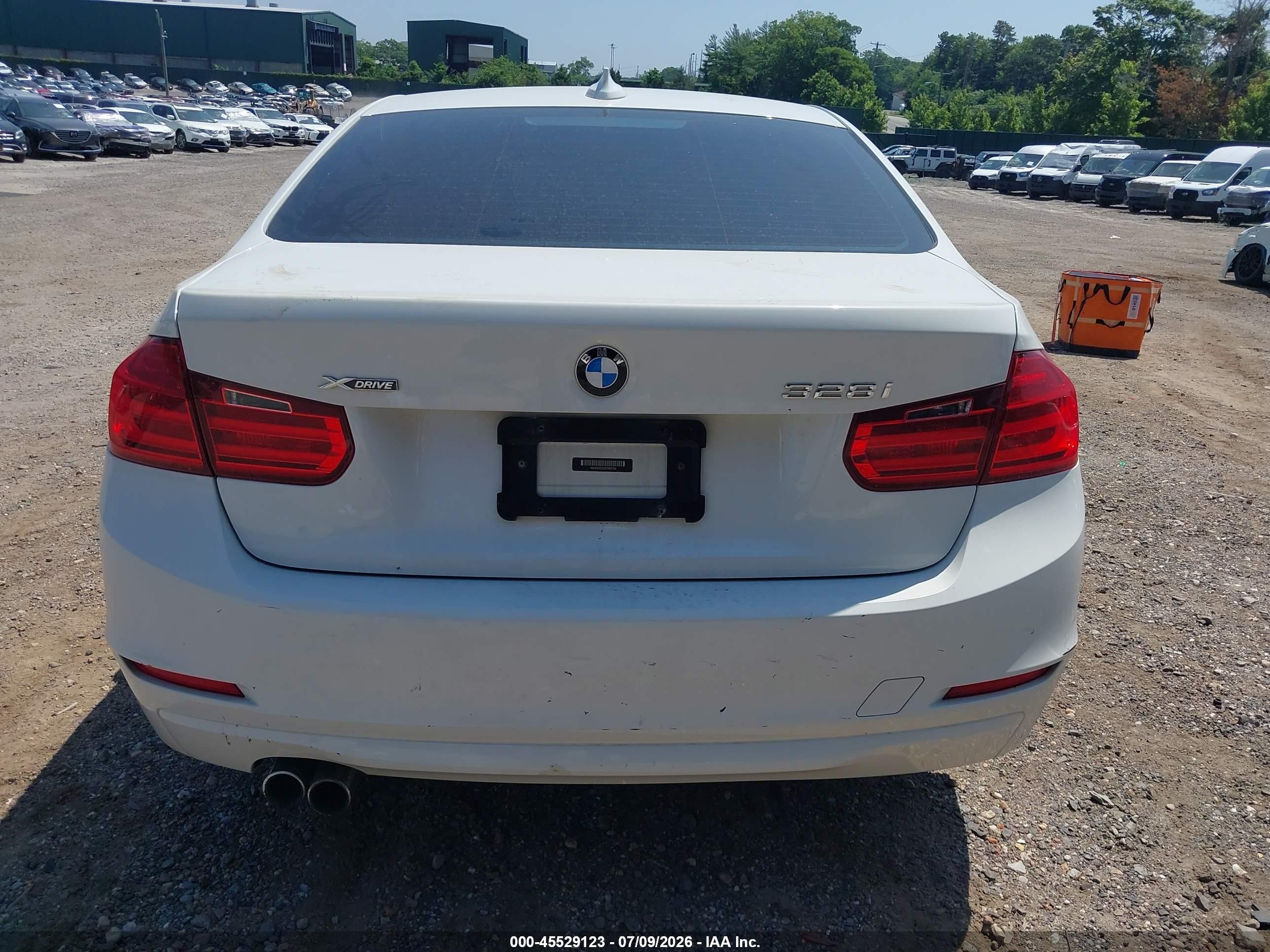 2014 Bmw 328i Xdrive White vin: WBA3B5C52EF599724