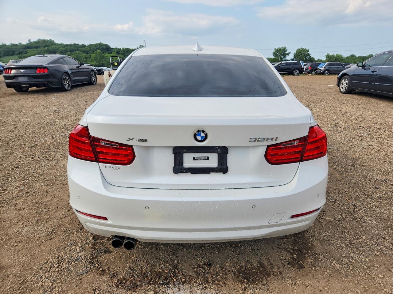 2014 Bmw 328 Xi Sulev Белый vin: WBA3B5C55EP652572