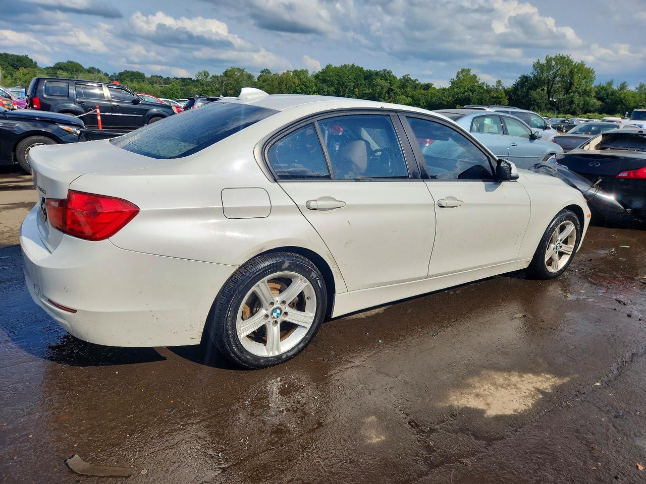 2013 Bmw 328 Xi Sulev Белый vin: WBA3B5C56DF590328