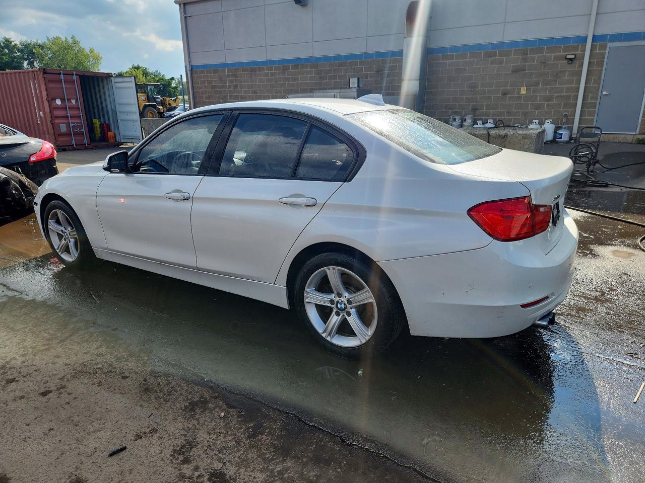 2013 Bmw 328 Xi Sulev Белый vin: WBA3B5C56DF590328