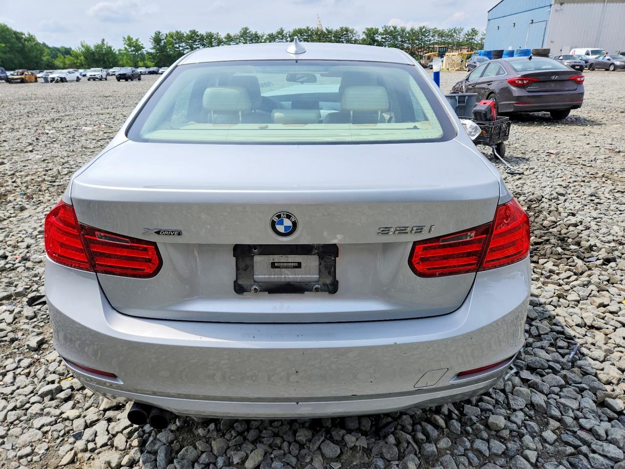 2013 Bmw 328 Xi Sulev Silver vin: WBA3B5C57DF595960