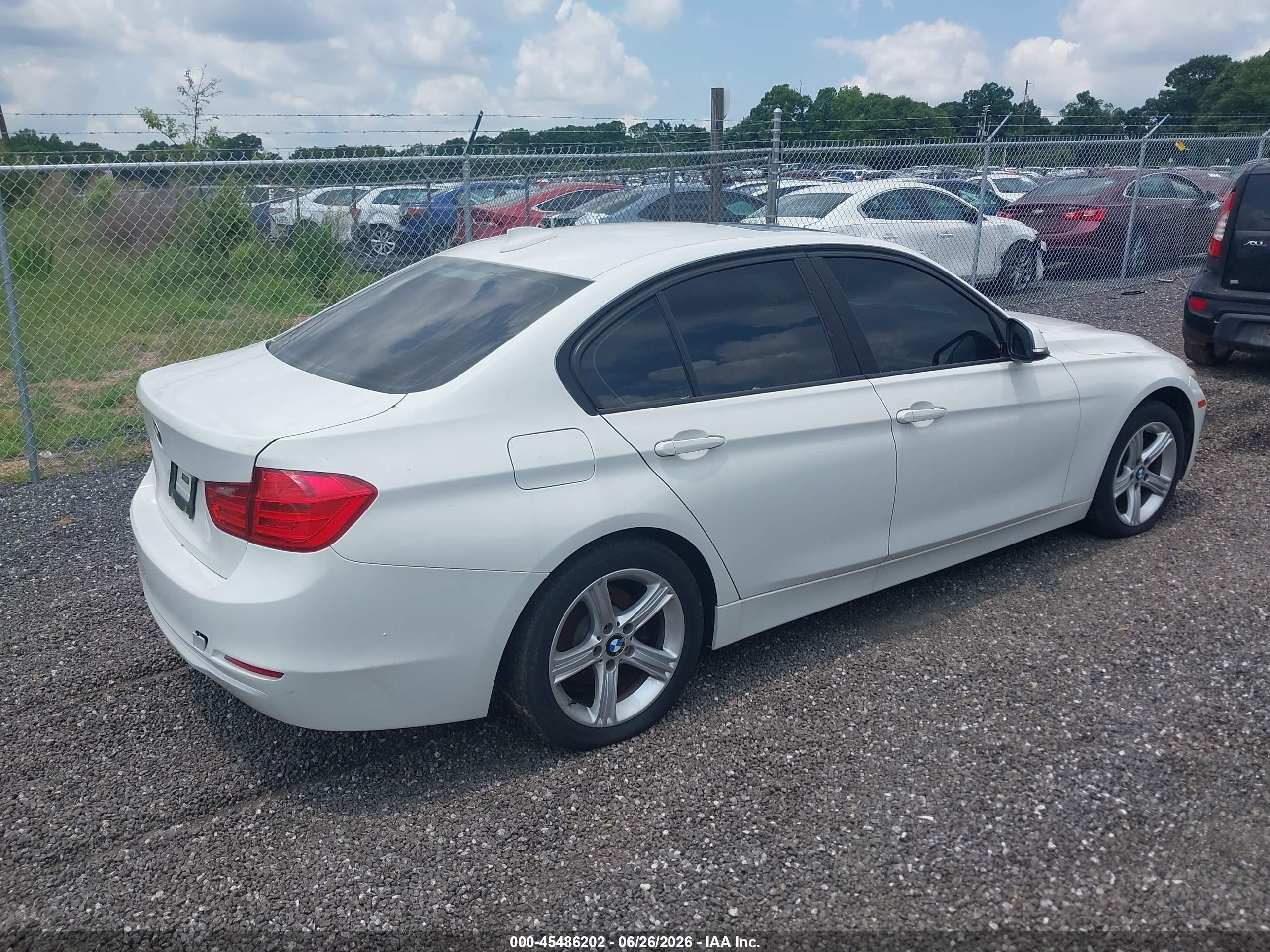 2014 Bmw 328i Xdrive Белый vin: WBA3B5C57EF599461