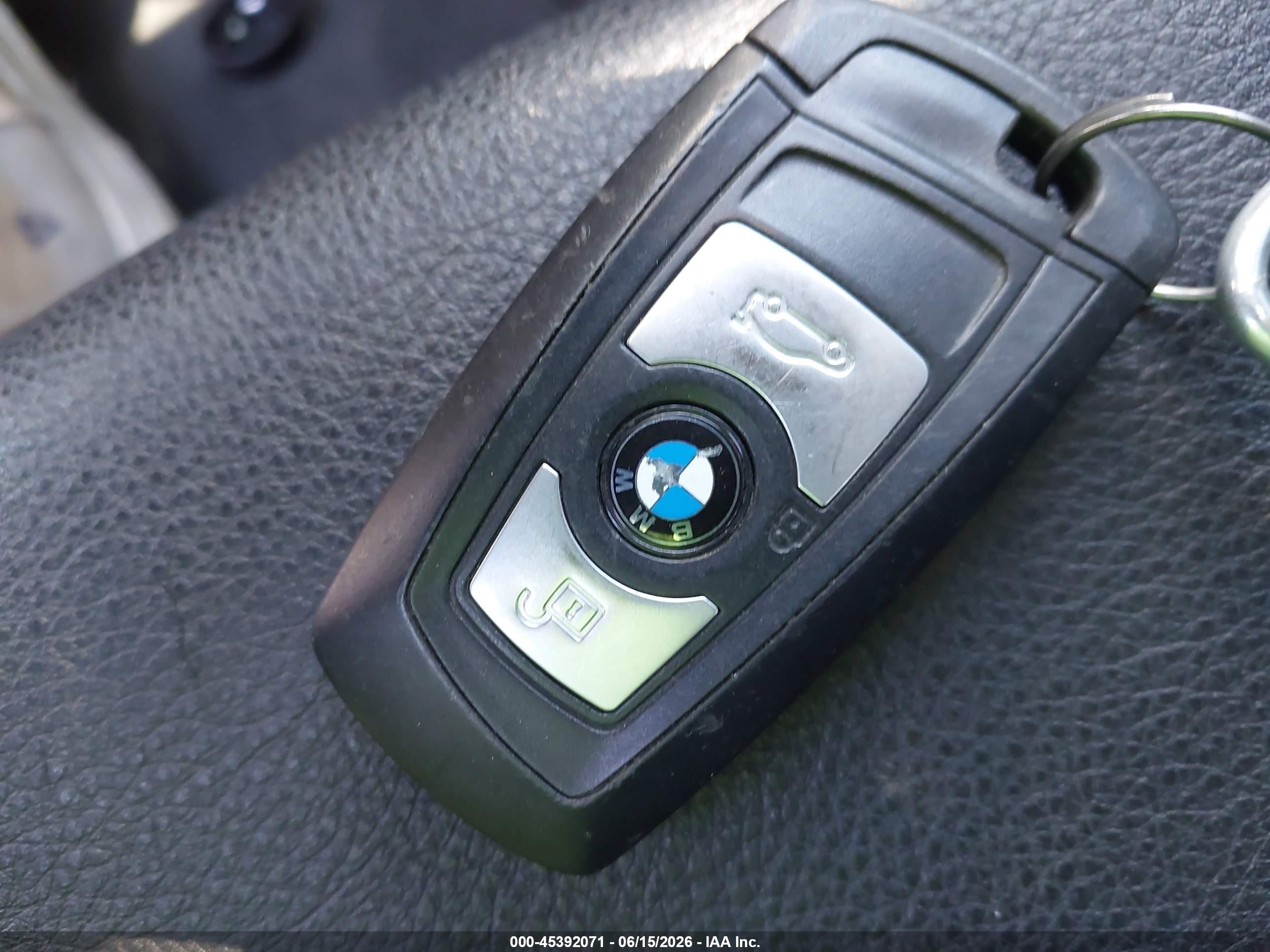 2014 Bmw 328i Xdrive Серебряный vin: WBA3B5C57EF599511