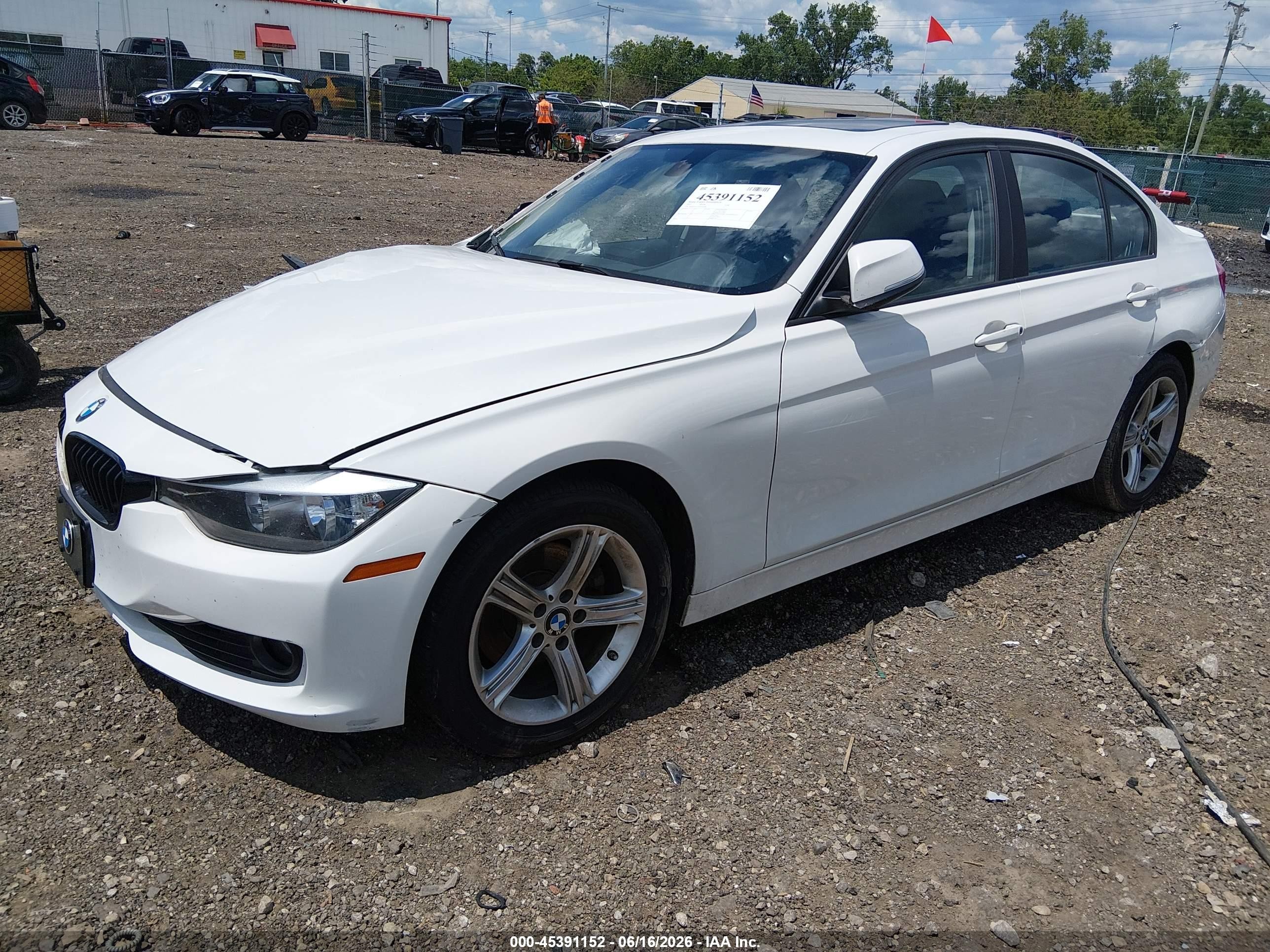 2014 Bmw 328i Xdrive White vin: WBA3B5C57EF959246
