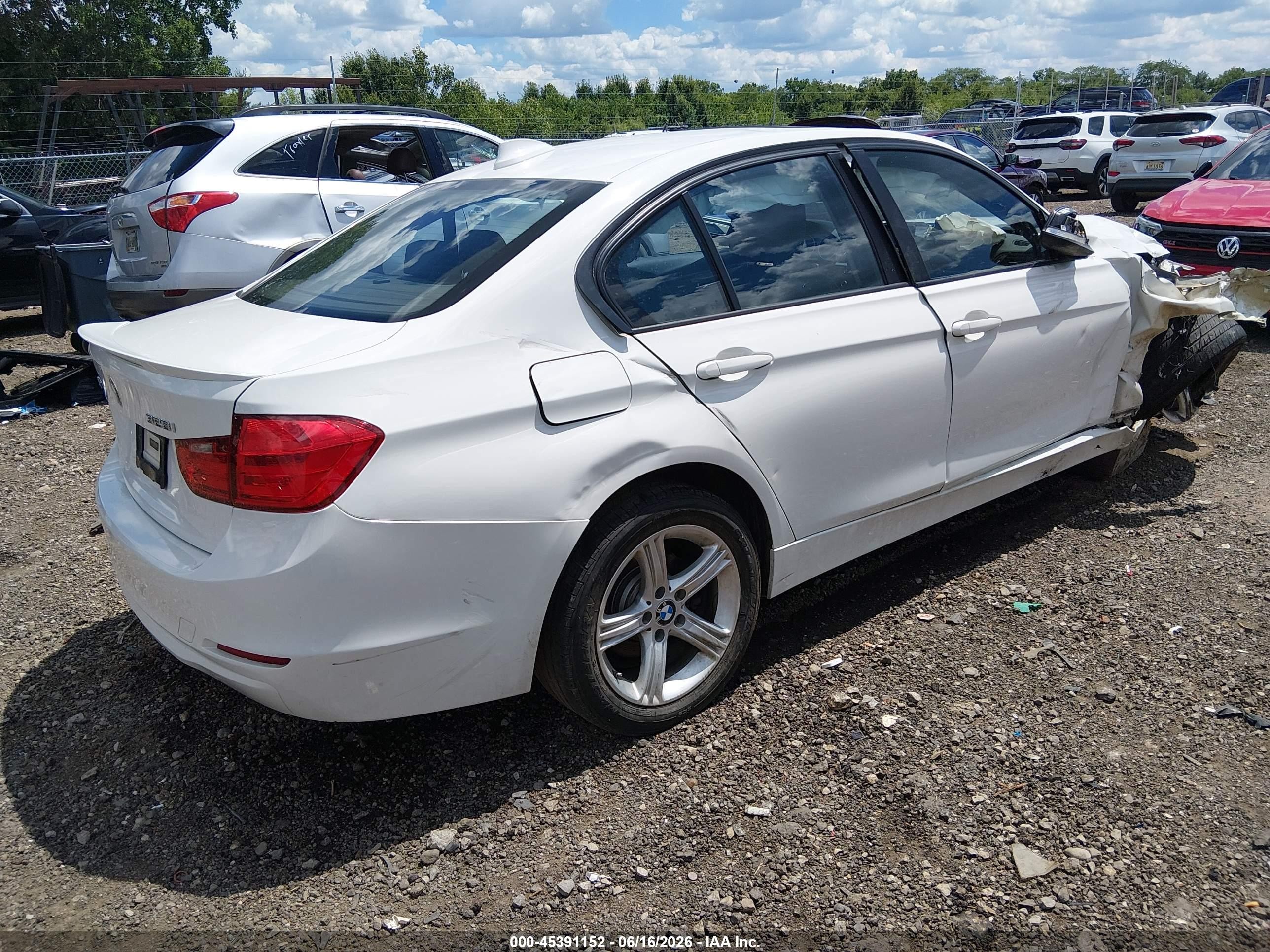 2014 Bmw 328i Xdrive White vin: WBA3B5C57EF959246