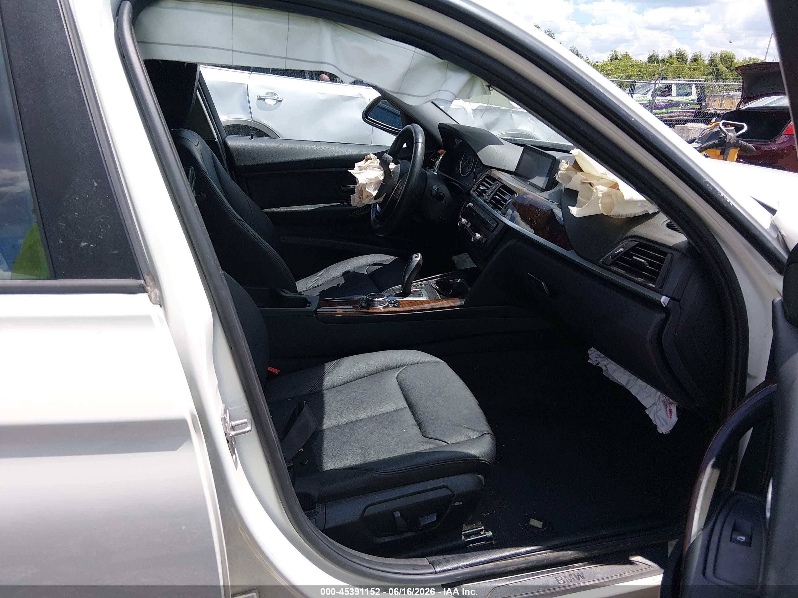 2014 Bmw 328i Xdrive White vin: WBA3B5C57EF959246