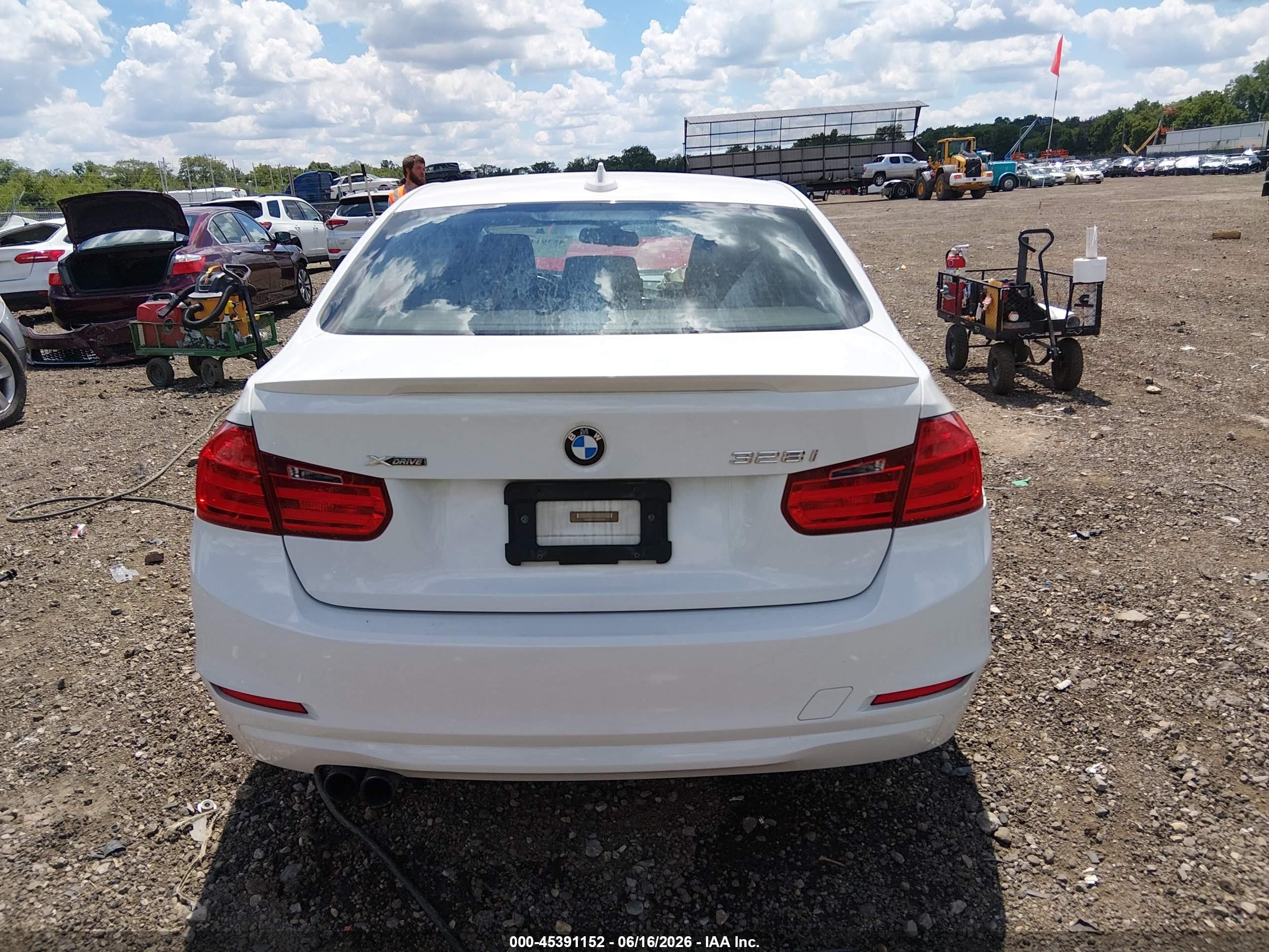 2014 Bmw 328i Xdrive White vin: WBA3B5C57EF959246