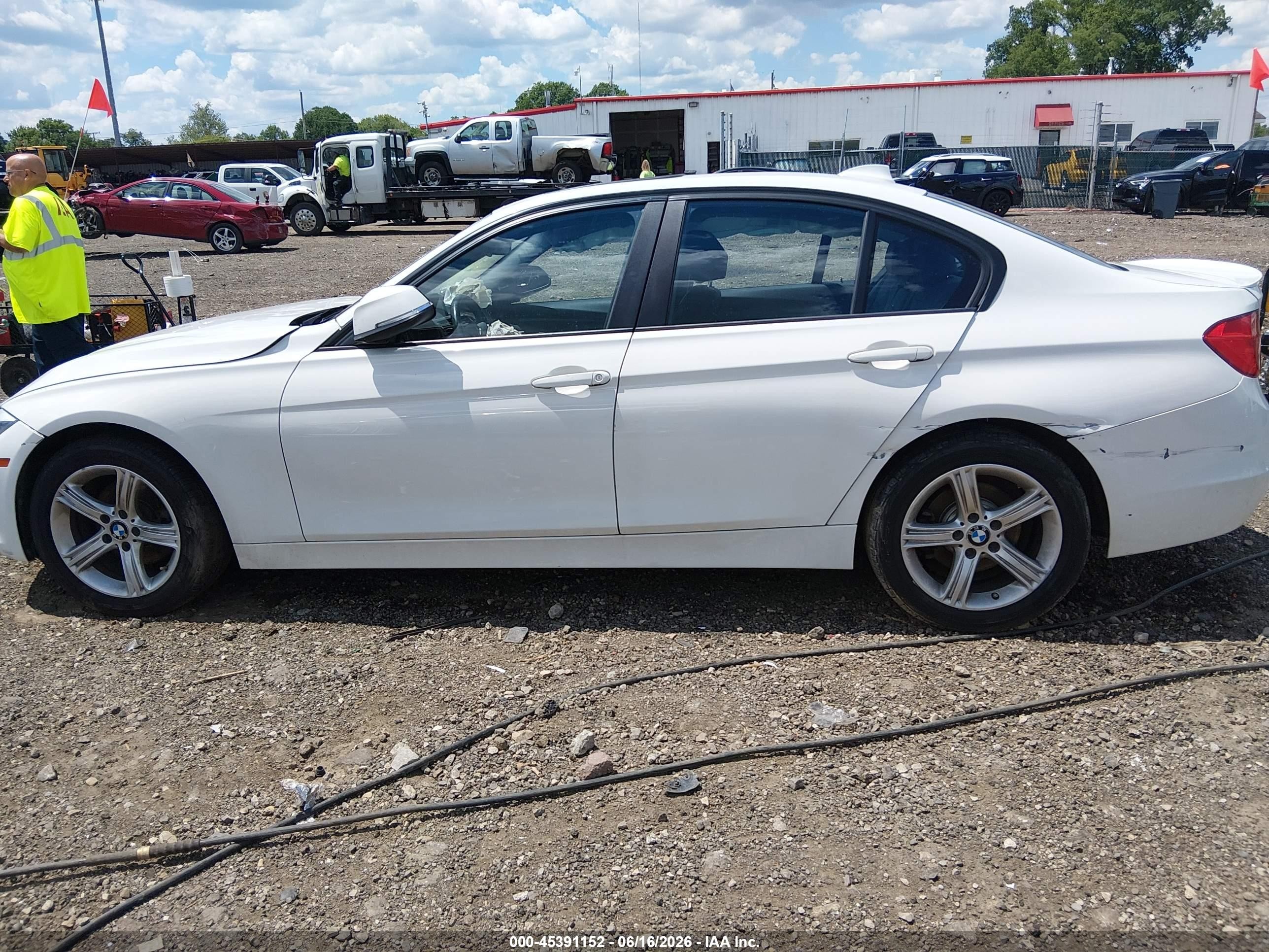 2014 Bmw 328i Xdrive White vin: WBA3B5C57EF959246