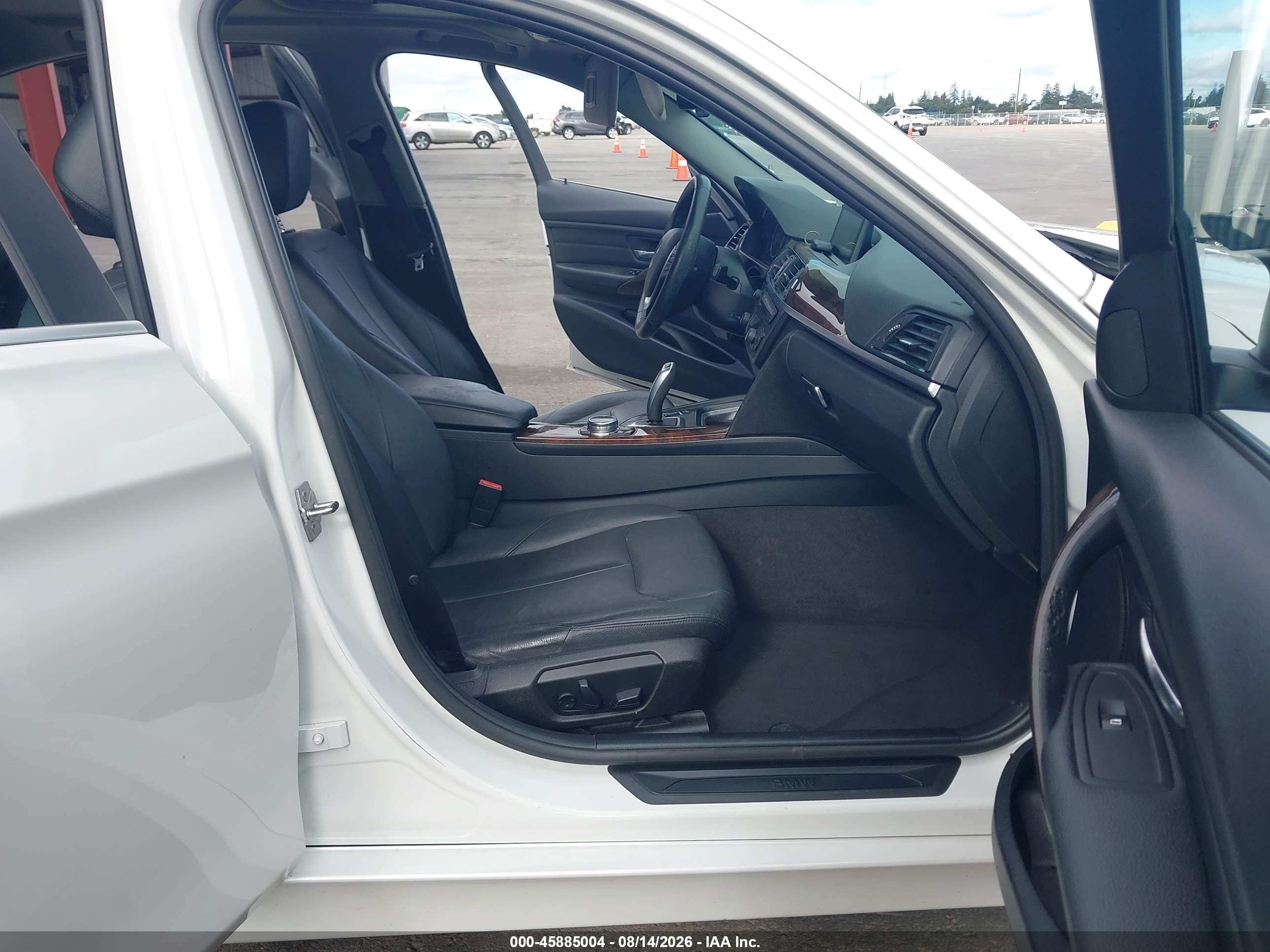 2015 Bmw 328i Xdrive White vin: WBA3B5C59FF959489