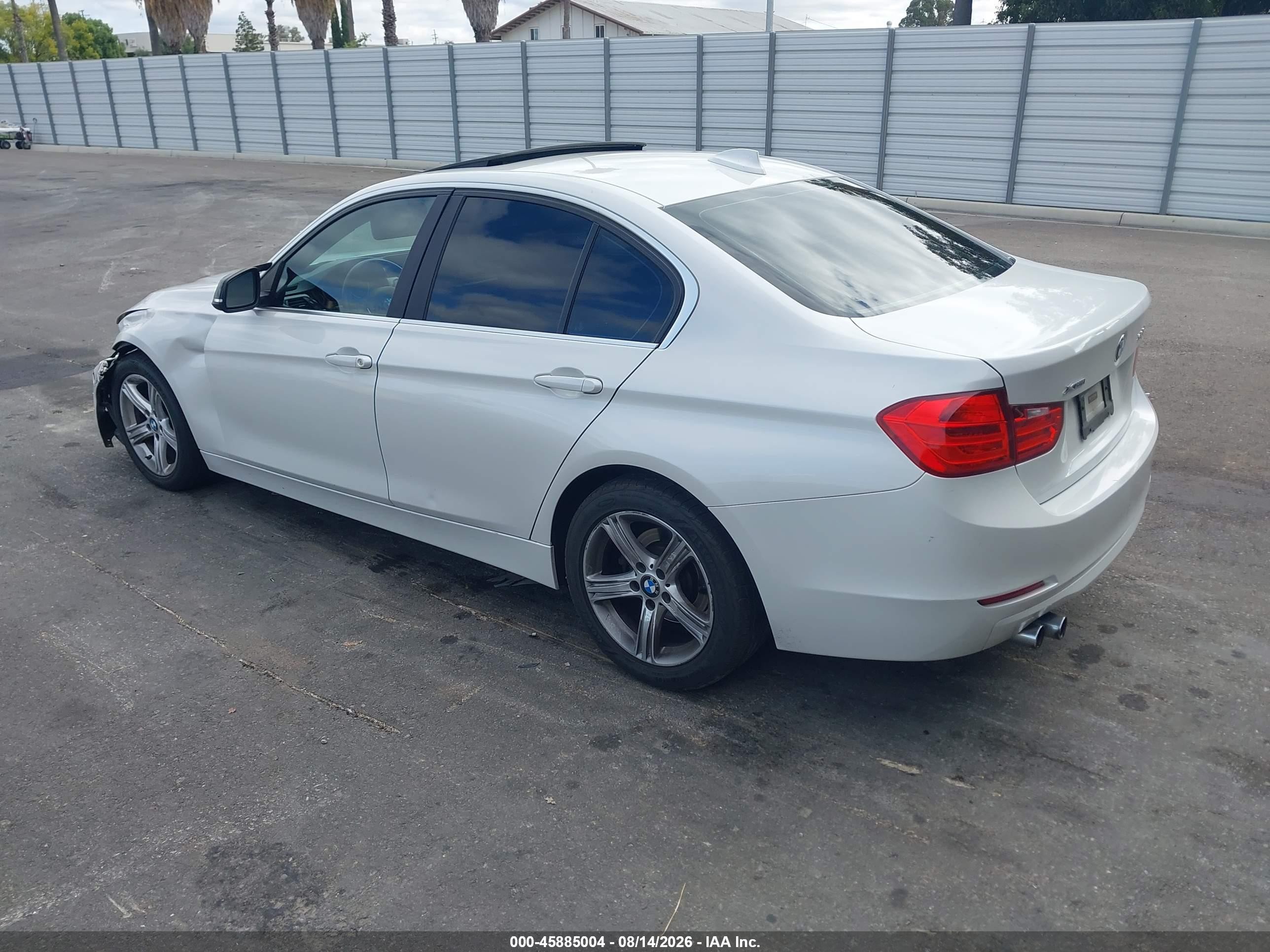 2015 Bmw 328i Xdrive White vin: WBA3B5C59FF959489