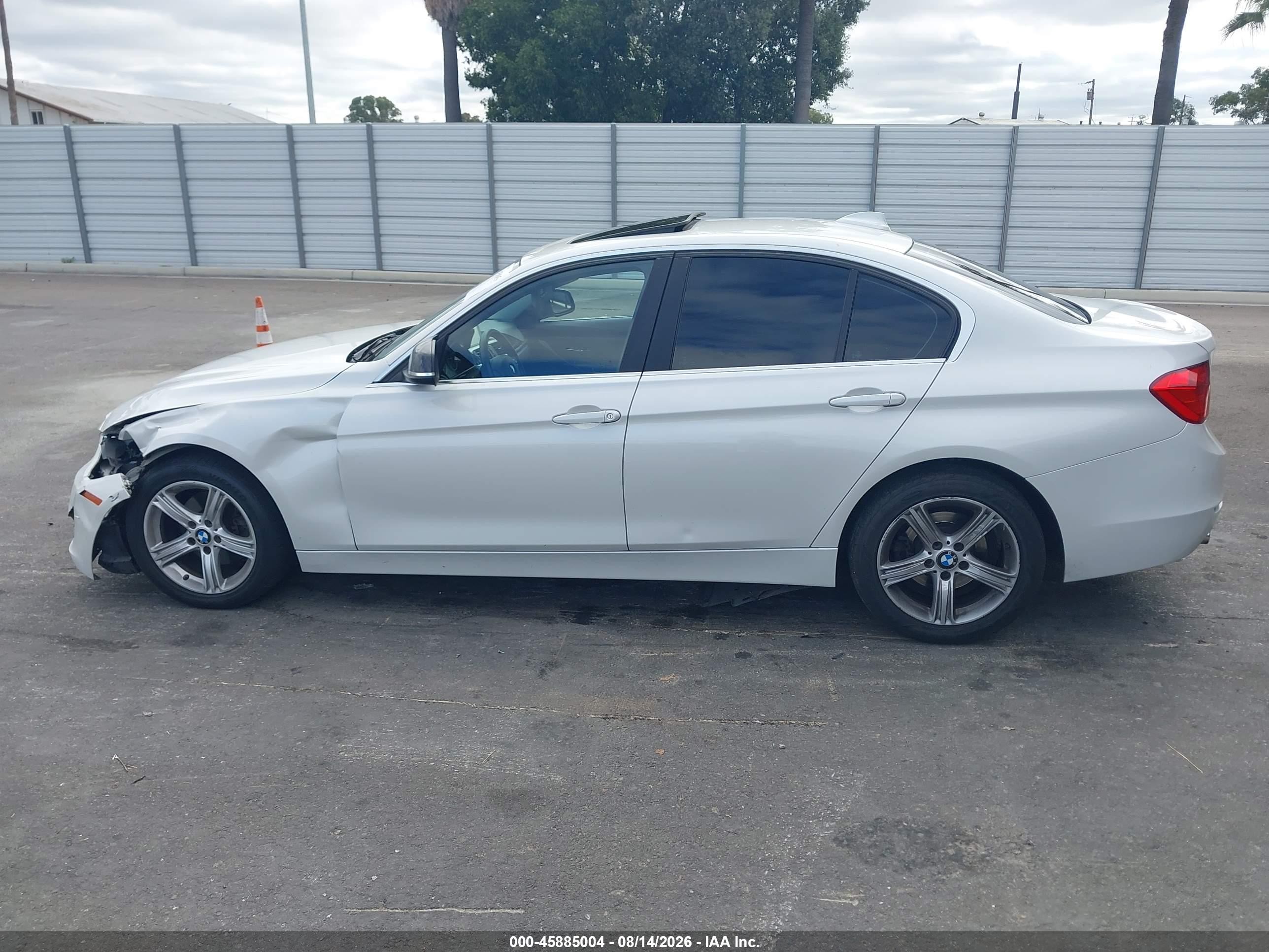 2015 Bmw 328i Xdrive White vin: WBA3B5C59FF959489