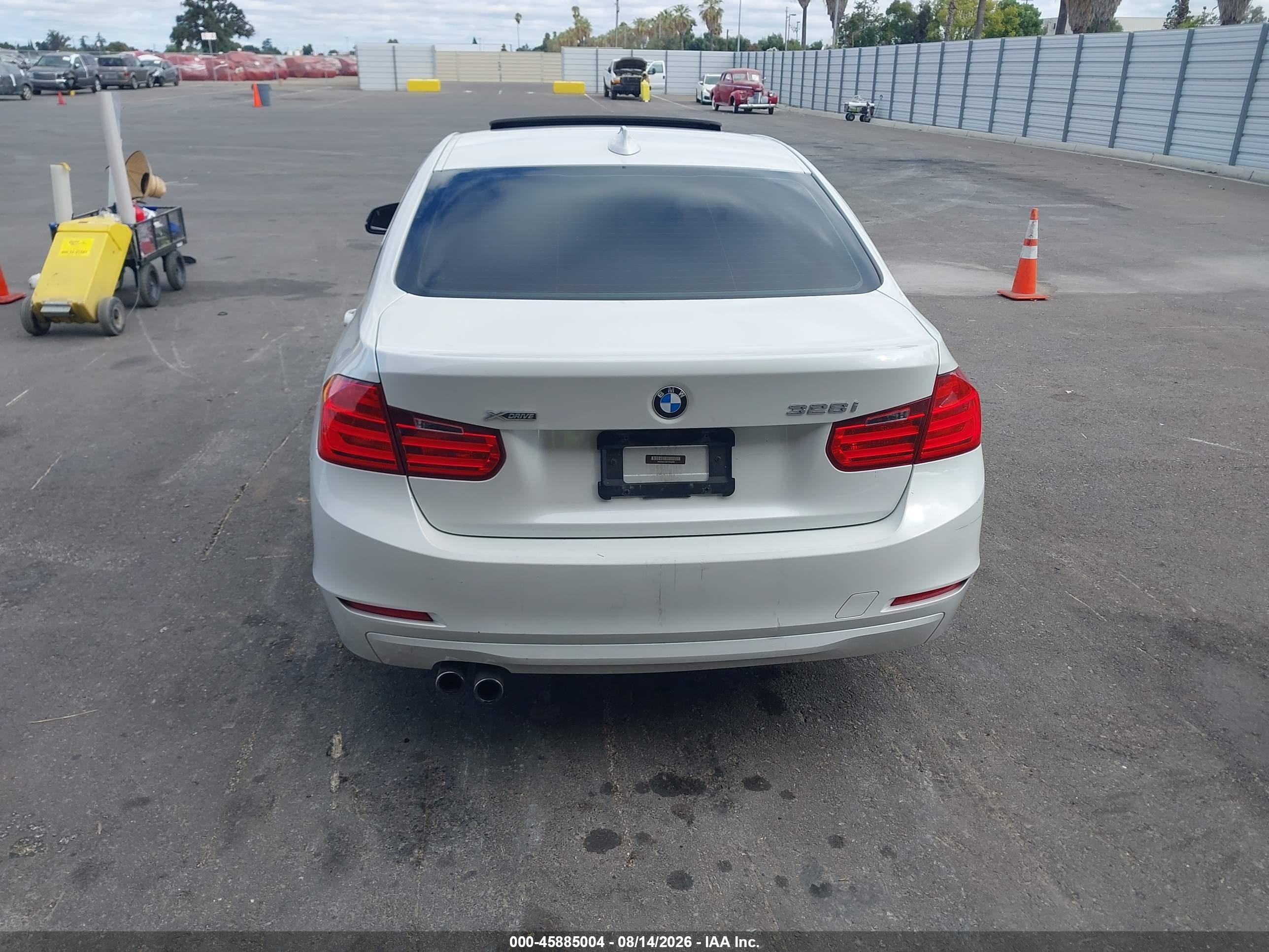 2015 Bmw 328i Xdrive White vin: WBA3B5C59FF959489