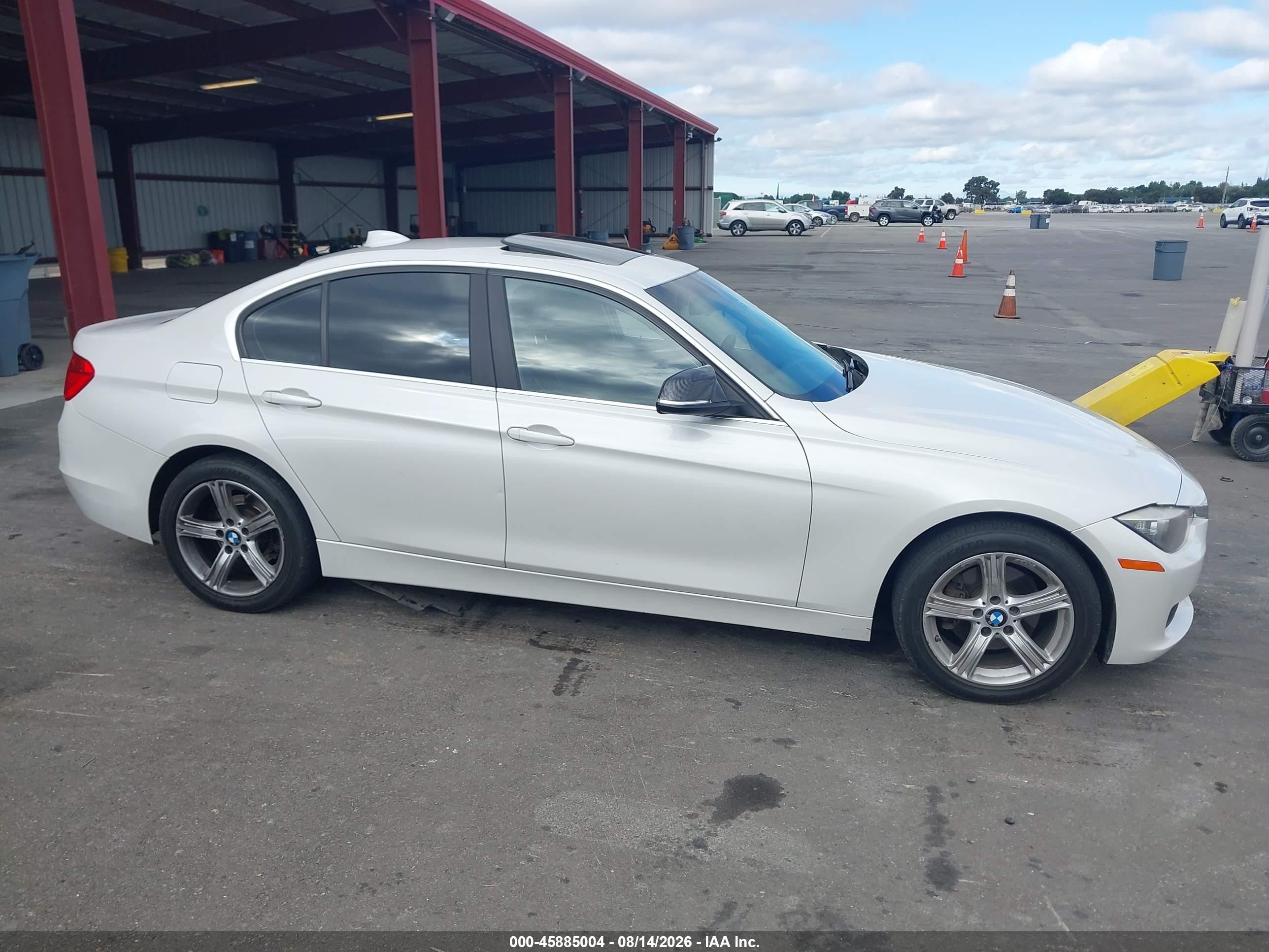 2015 Bmw 328i Xdrive White vin: WBA3B5C59FF959489