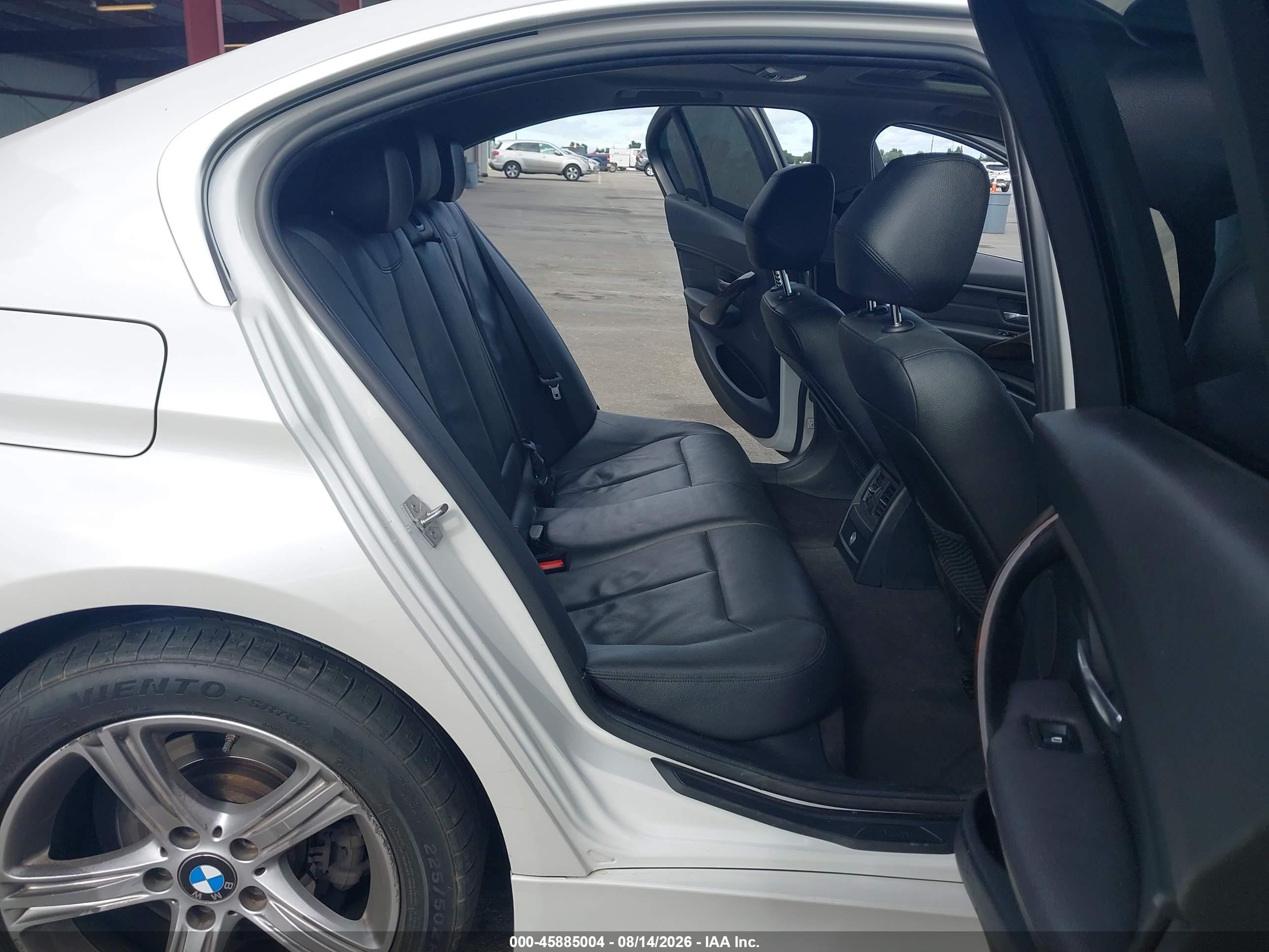 2015 Bmw 328i Xdrive White vin: WBA3B5C59FF959489