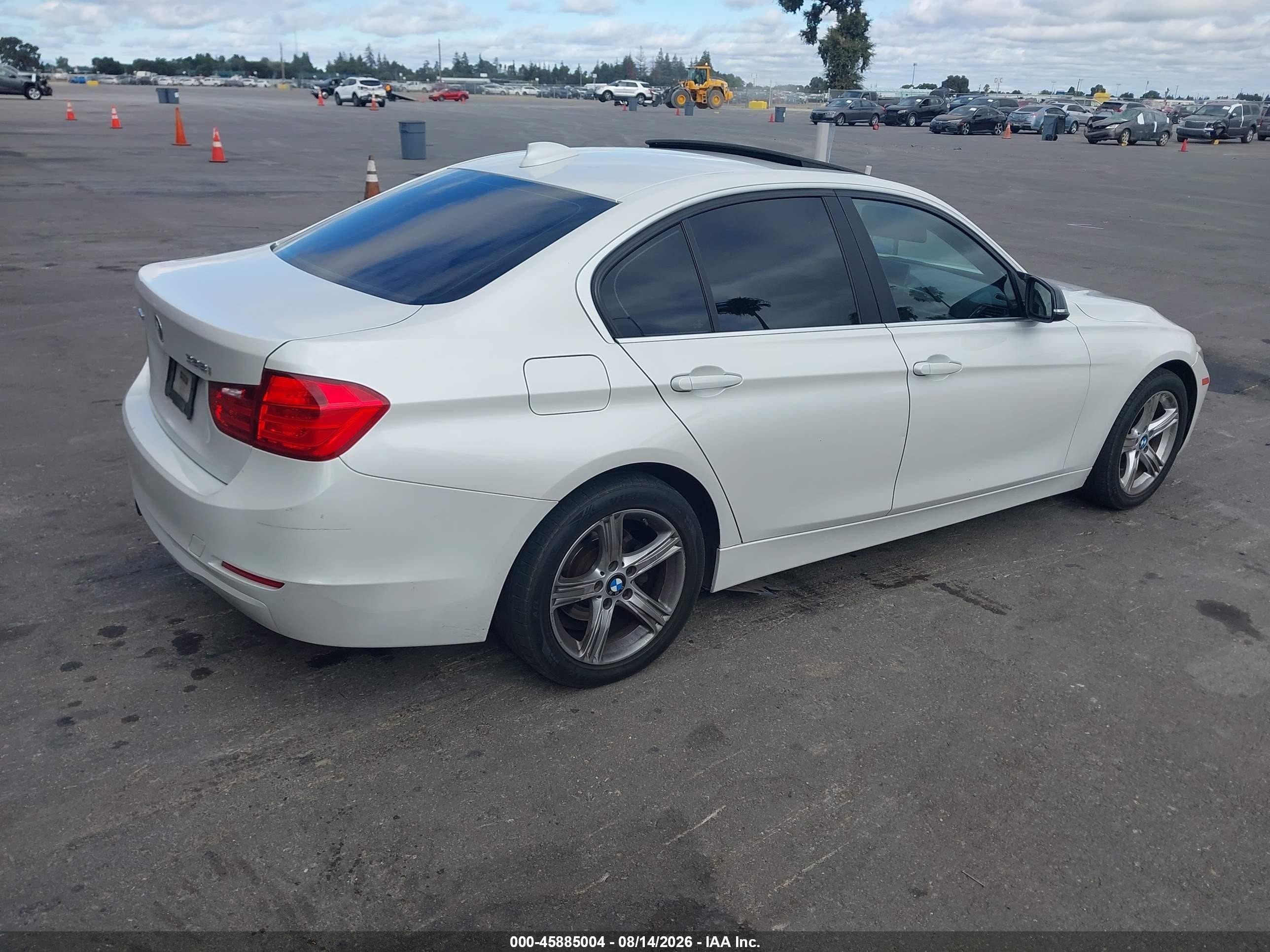 2015 Bmw 328i Xdrive White vin: WBA3B5C59FF959489