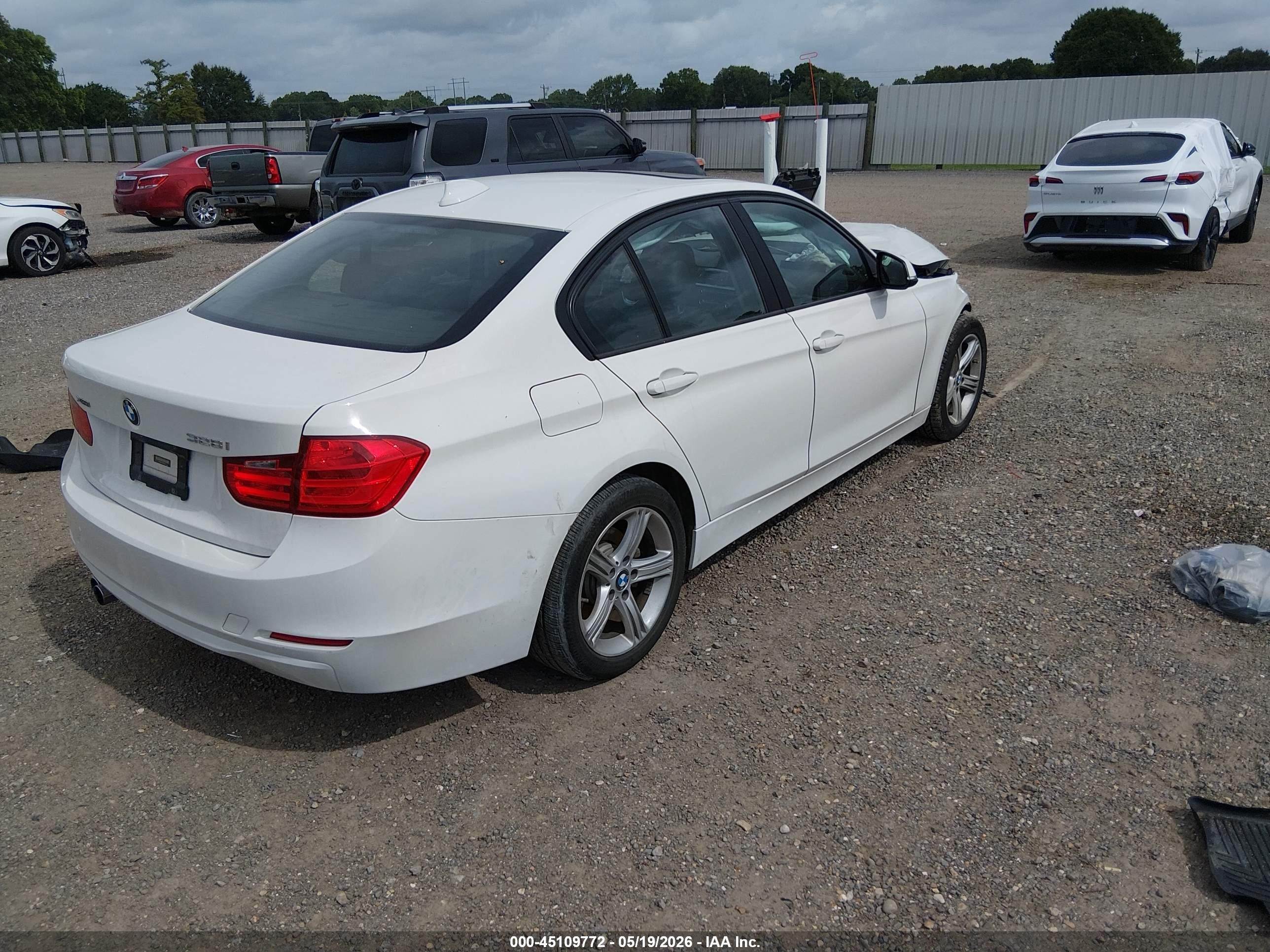 2015 Bmw 328i Xdrive White vin: WBA3B5C59FF962781