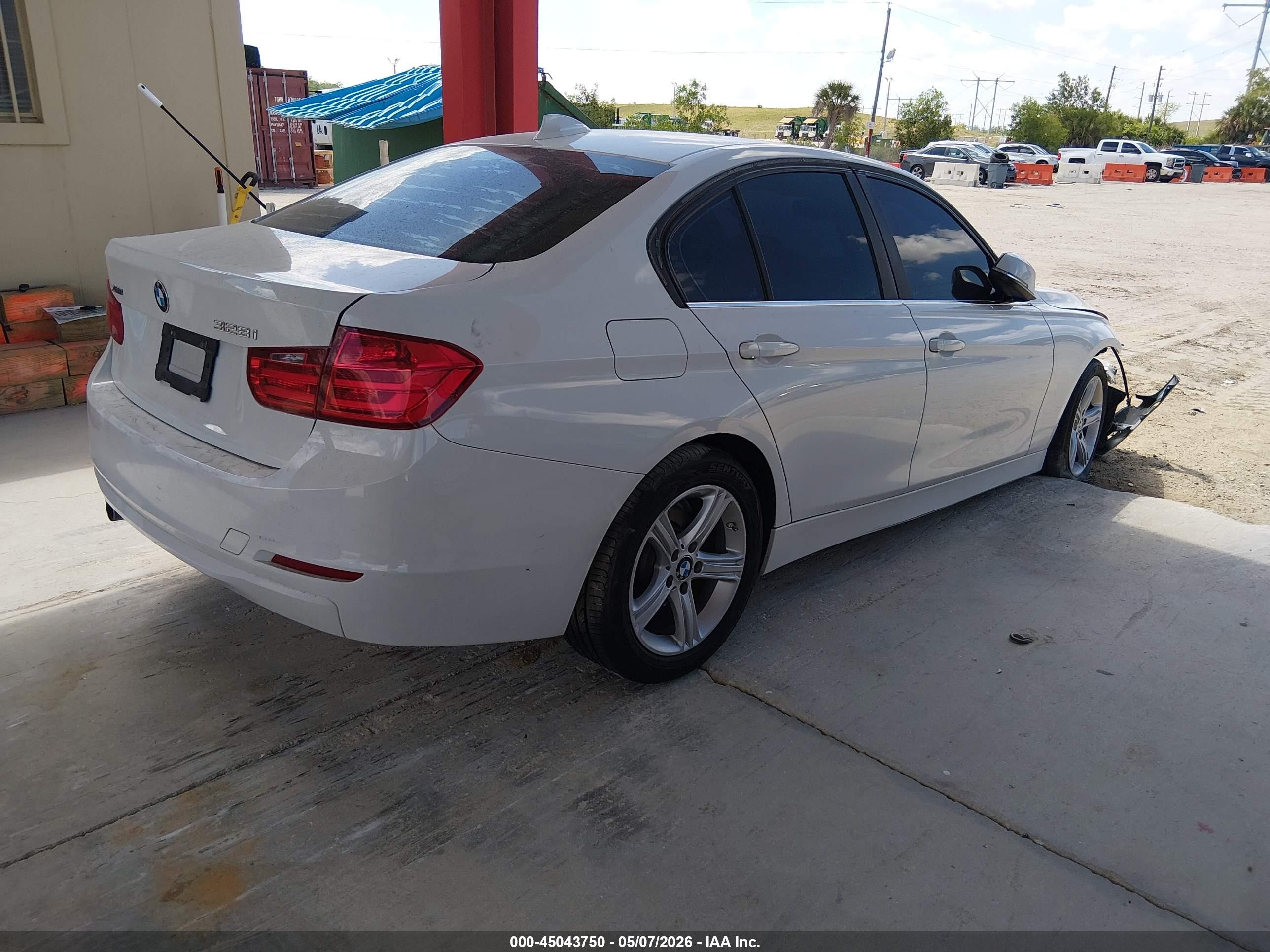 2014 Bmw 328i Xdrive White vin: WBA3B5G52ENS08071