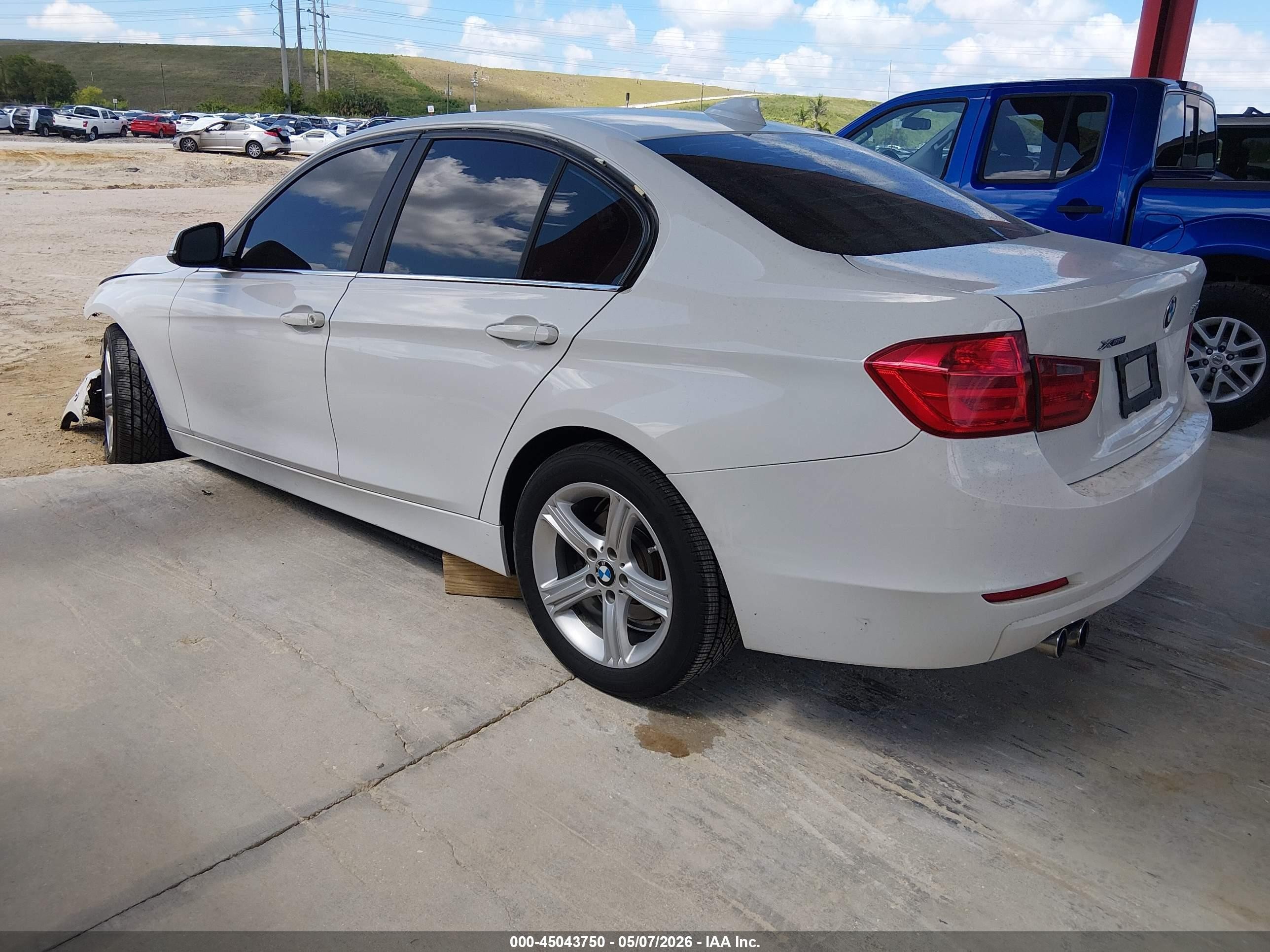 2014 Bmw 328i Xdrive White vin: WBA3B5G52ENS08071
