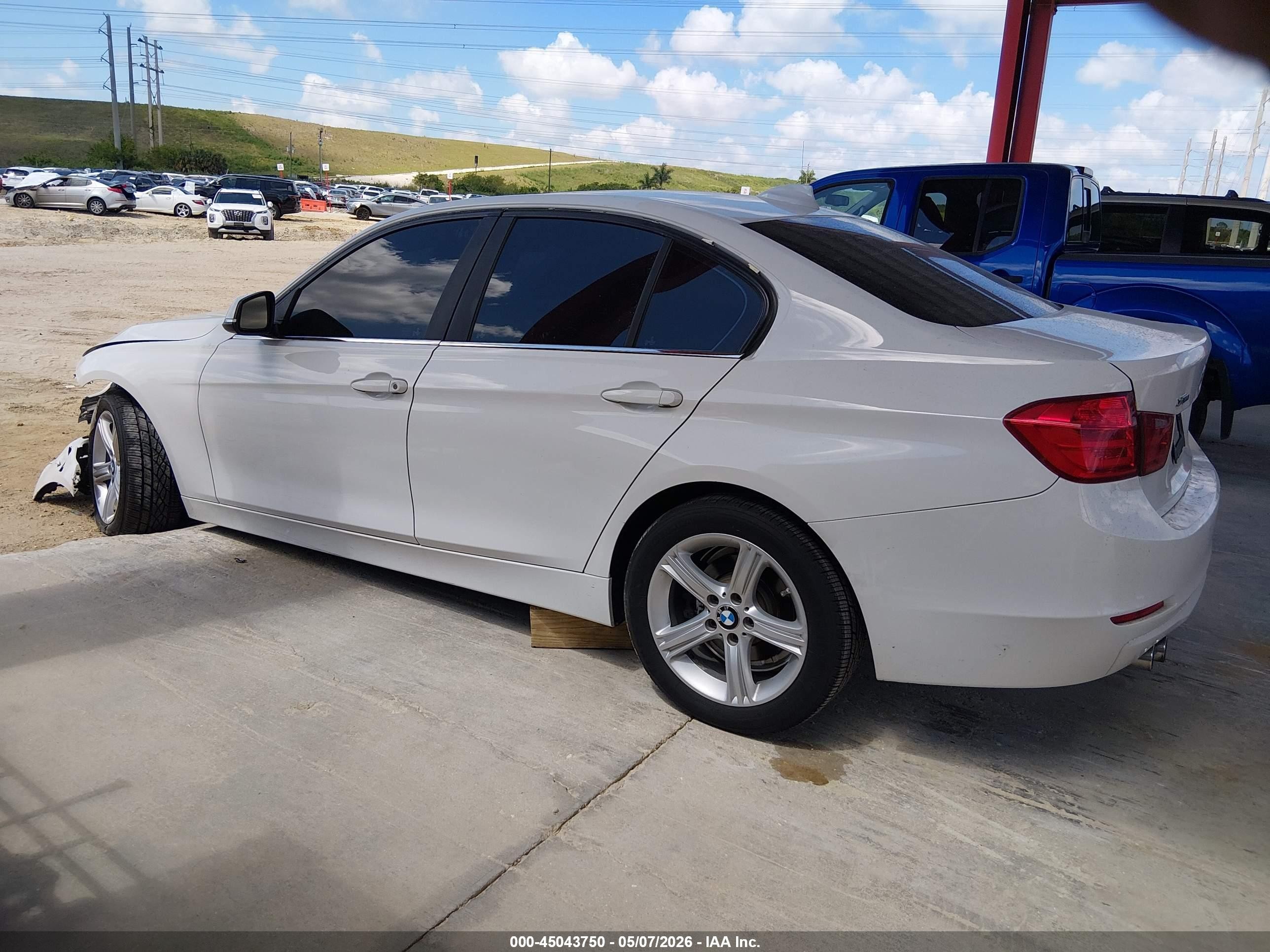2014 Bmw 328i Xdrive White vin: WBA3B5G52ENS08071