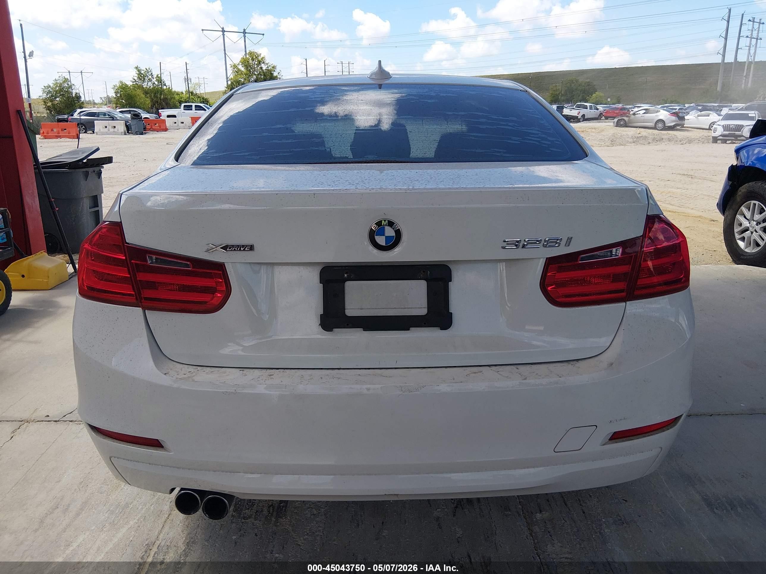 2014 Bmw 328i Xdrive White vin: WBA3B5G52ENS08071