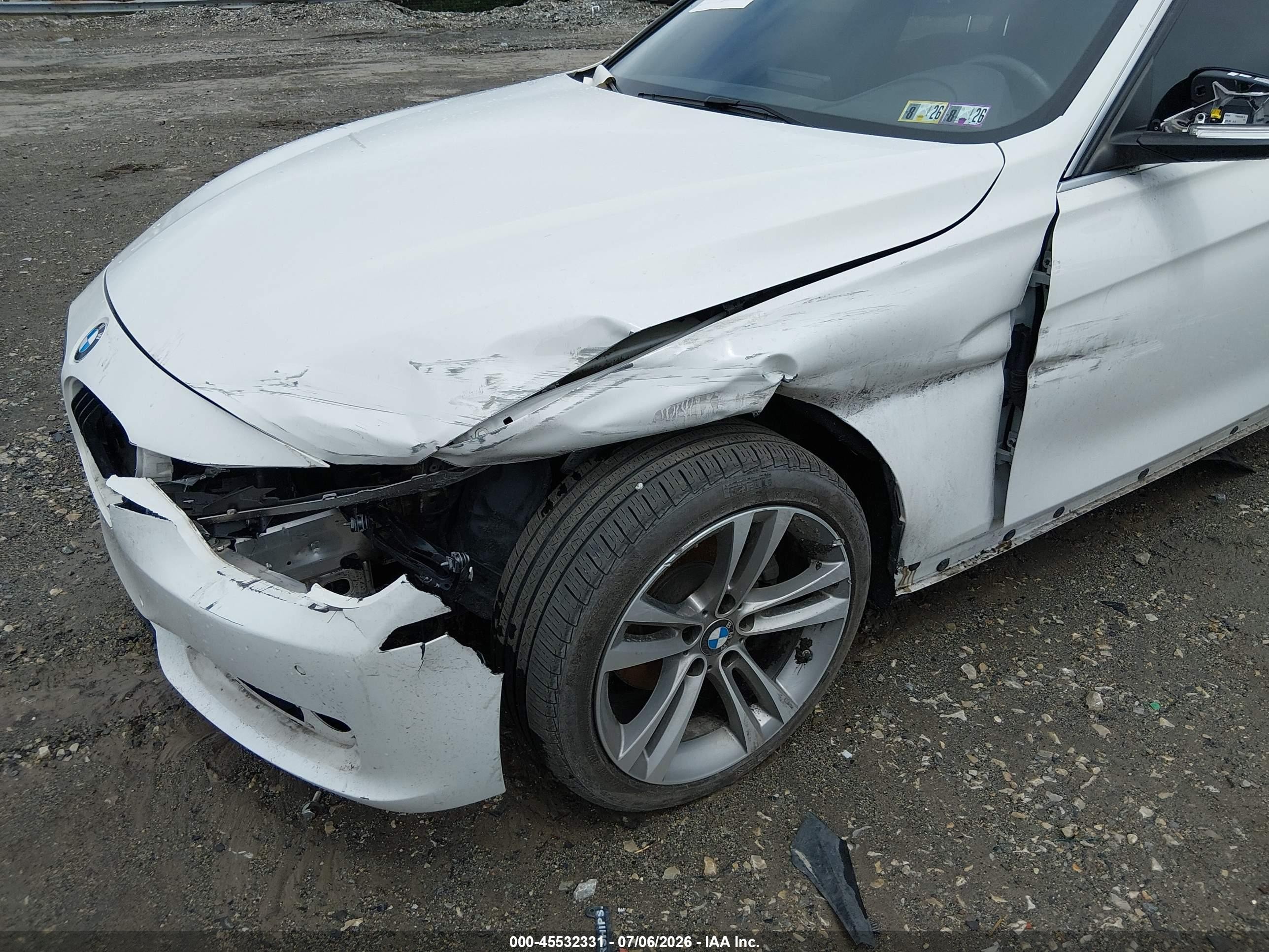 2015 Bmw 328i Xdrive Белый vin: WBA3B5G52FNS12011