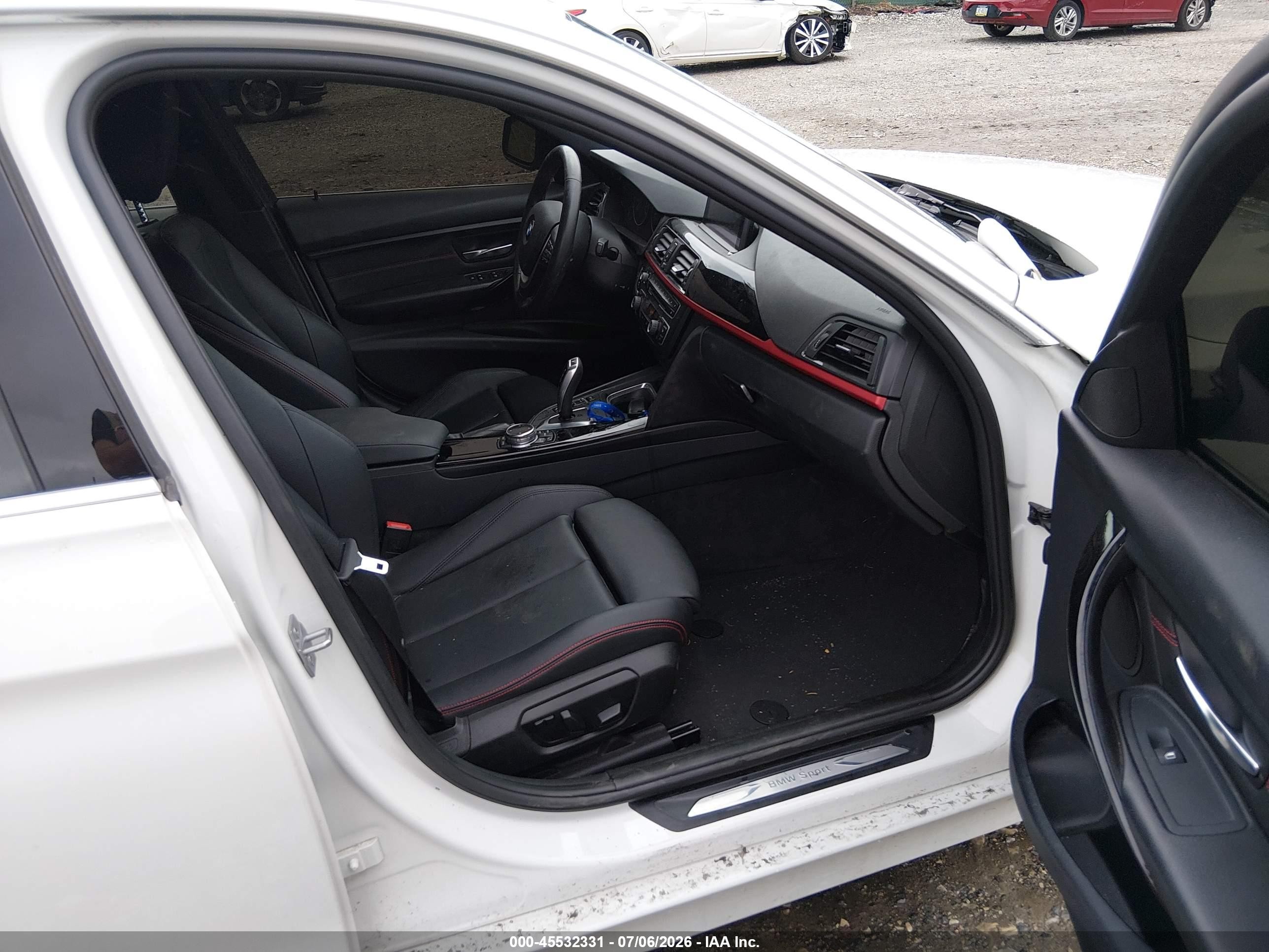 2015 Bmw 328i Xdrive Белый vin: WBA3B5G52FNS12011