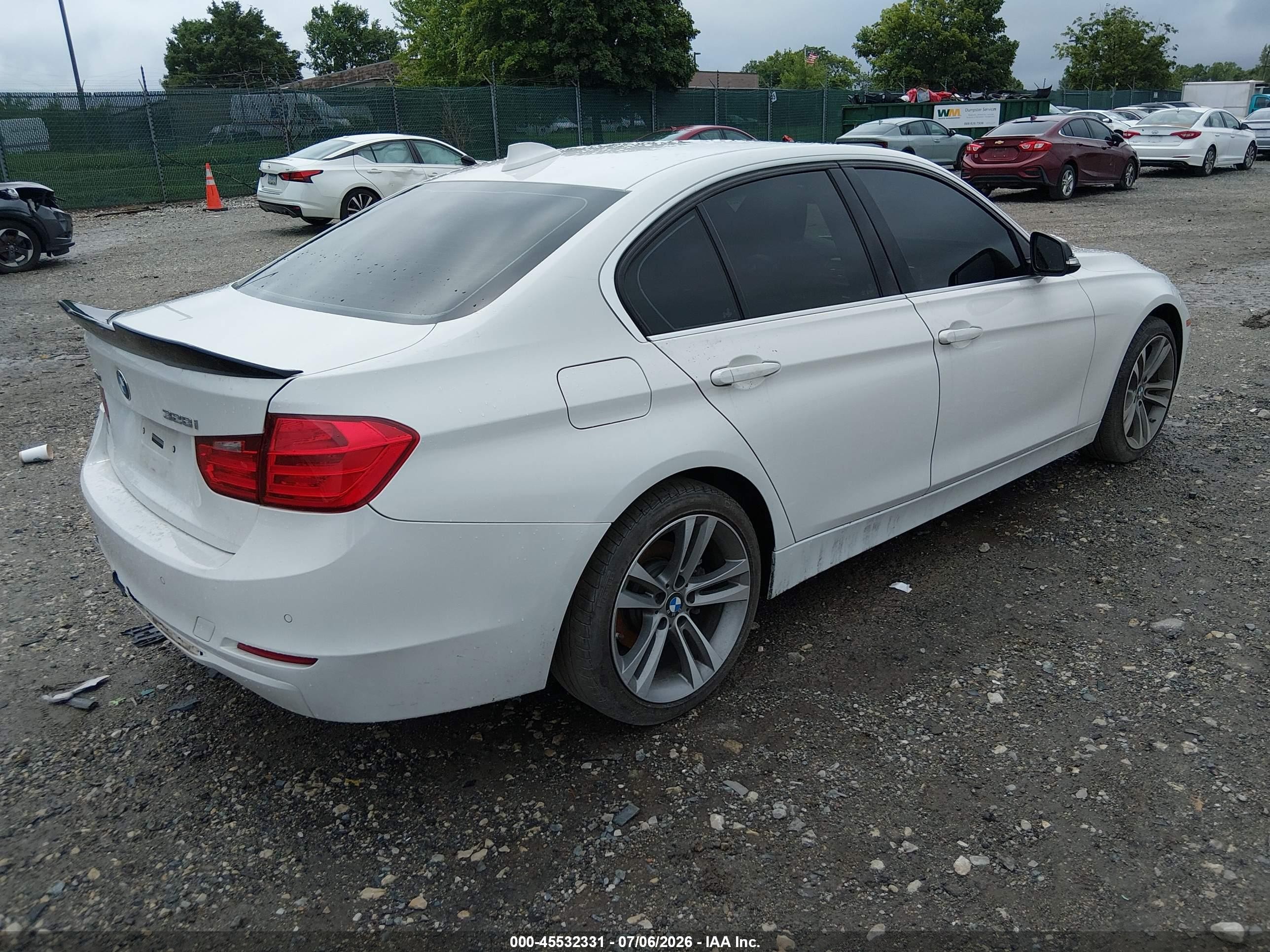 2015 Bmw 328i Xdrive Белый vin: WBA3B5G52FNS12011