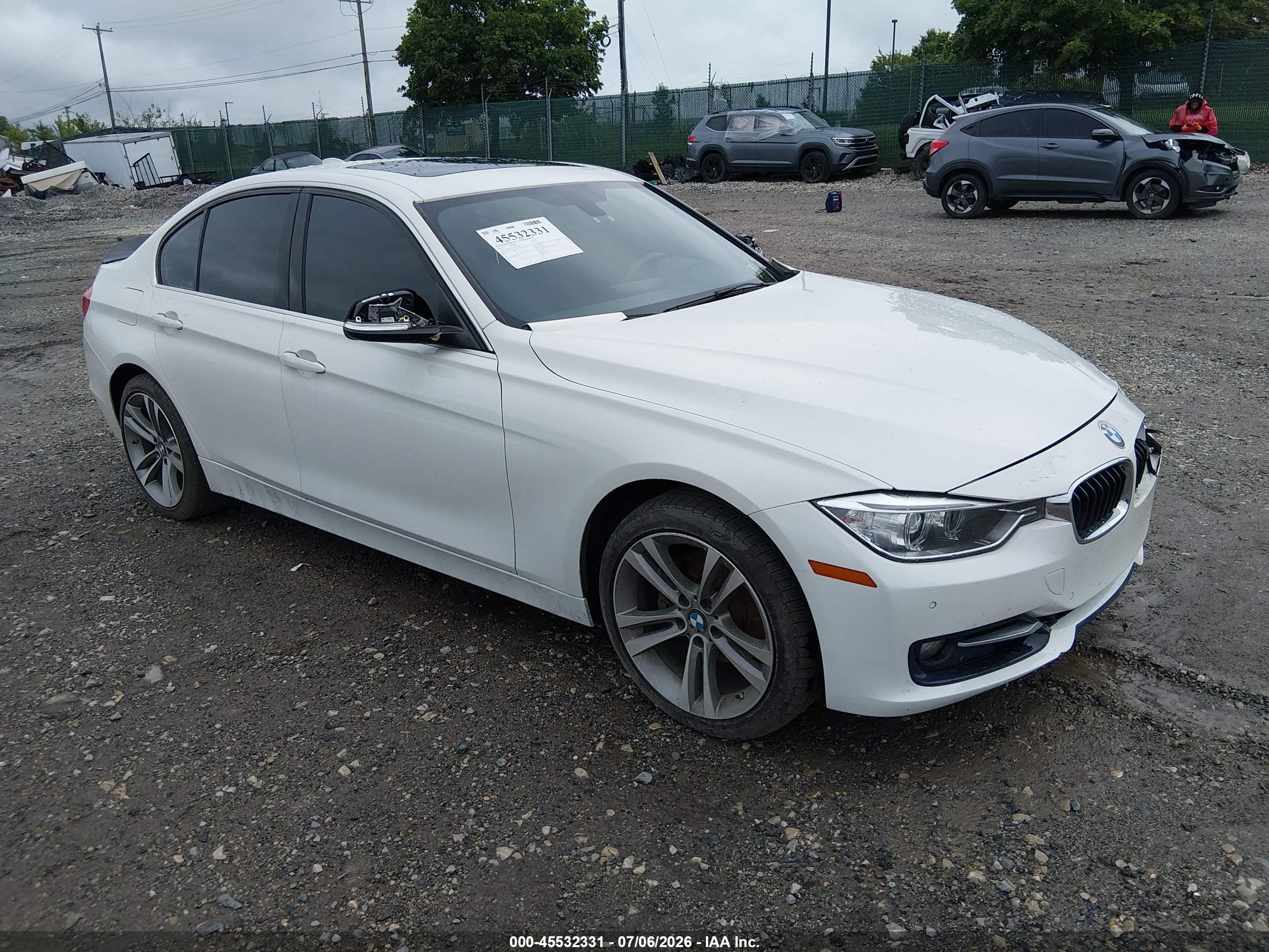 2015 Bmw 328i Xdrive Белый vin: WBA3B5G52FNS12011