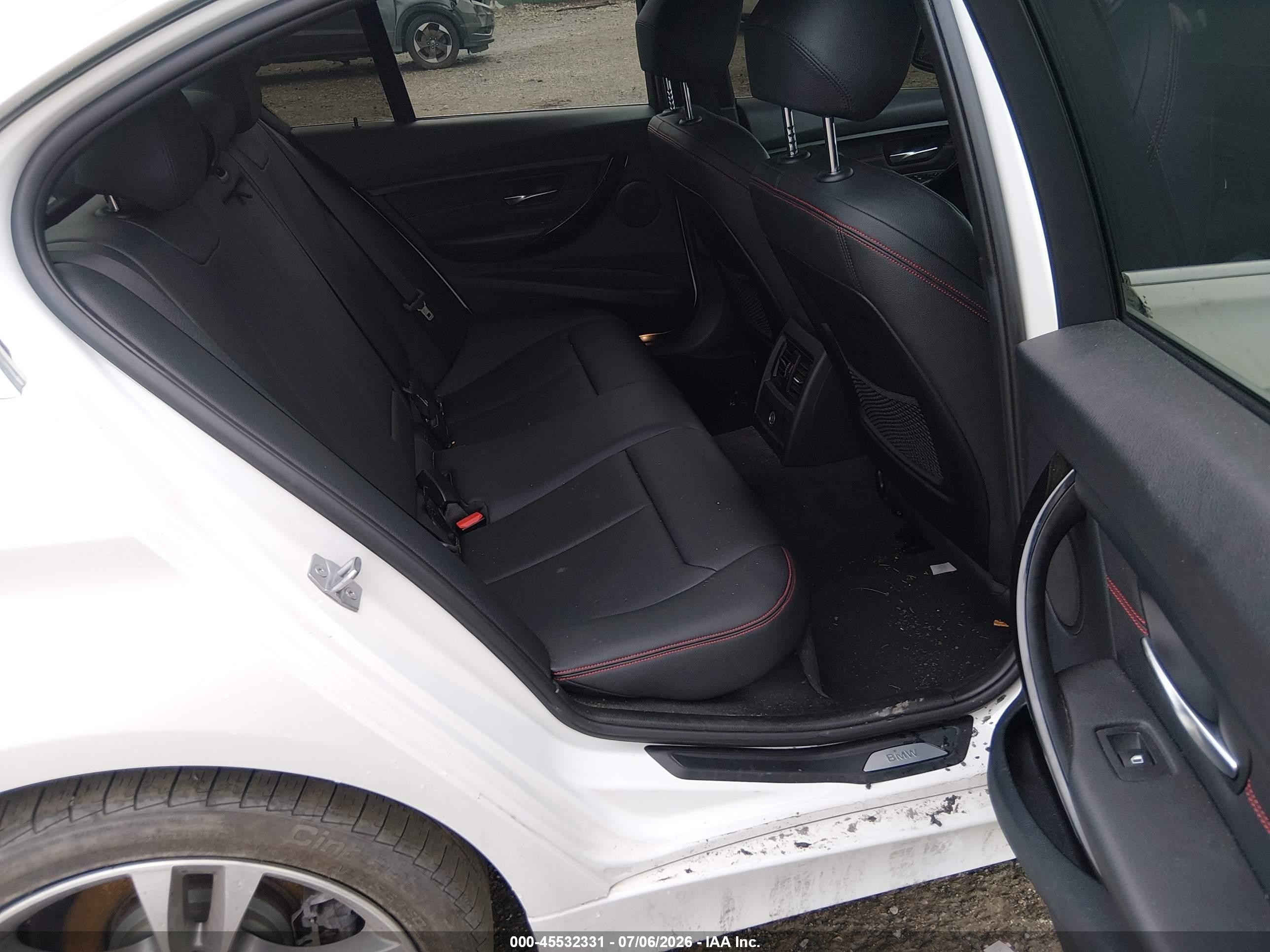 2015 Bmw 328i Xdrive Белый vin: WBA3B5G52FNS12011