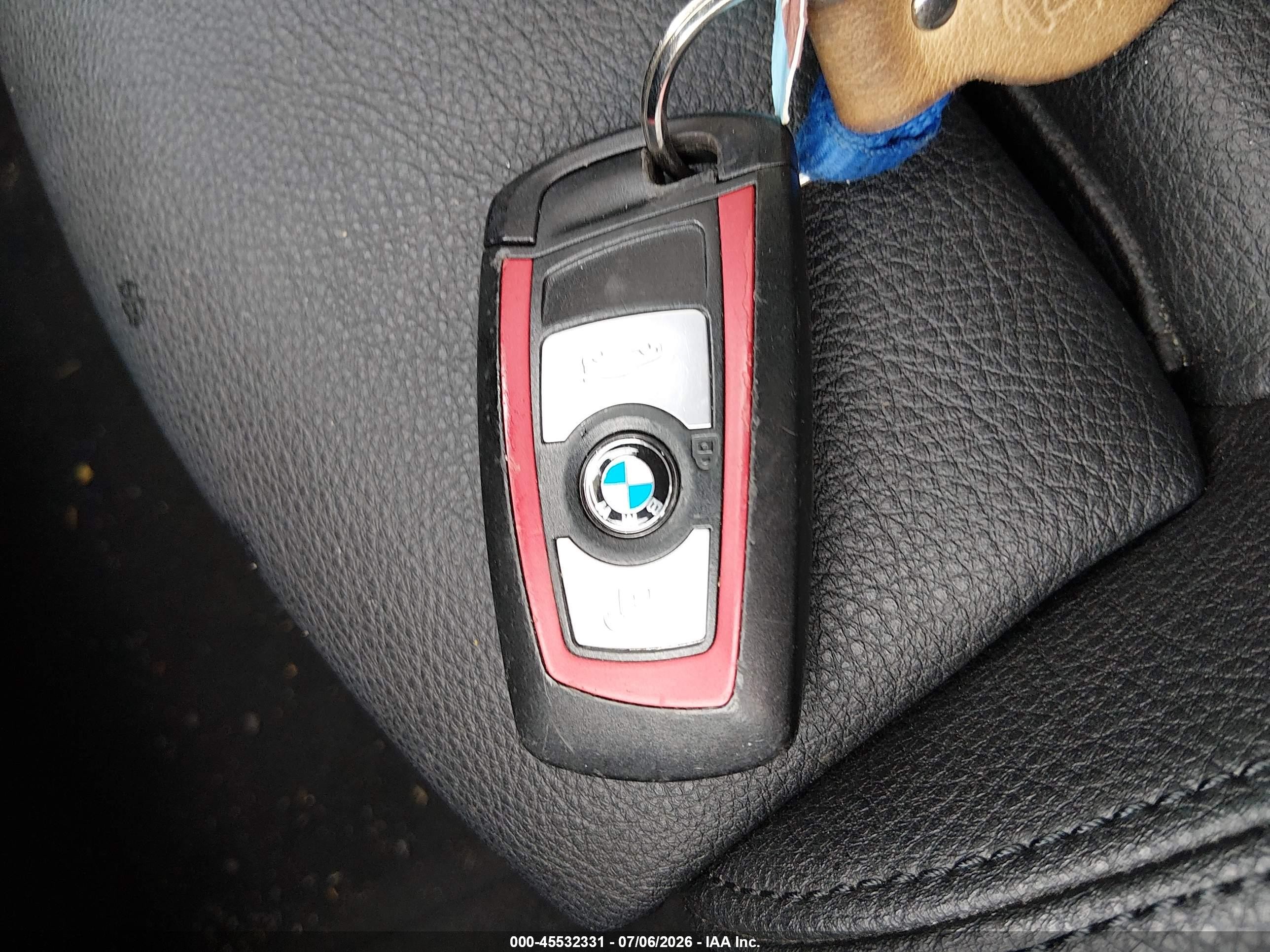 2015 Bmw 328i Xdrive Белый vin: WBA3B5G52FNS12011