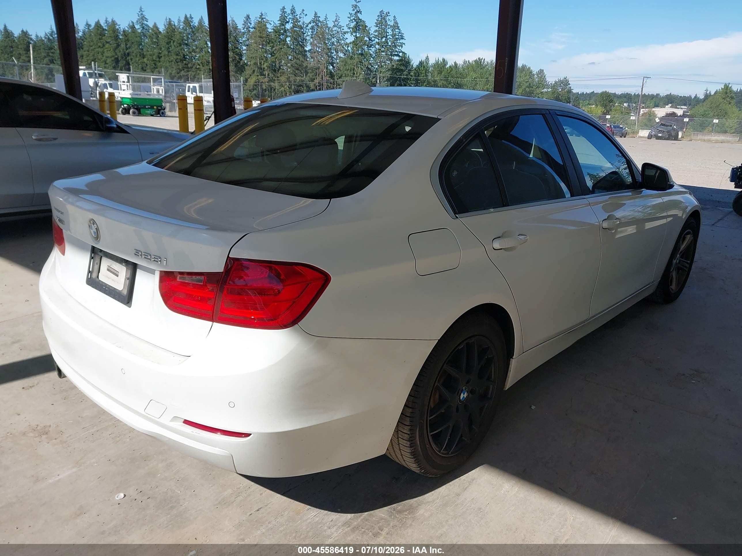 2015 Bmw 328i Xdrive White vin: WBA3B5G52FNS14891