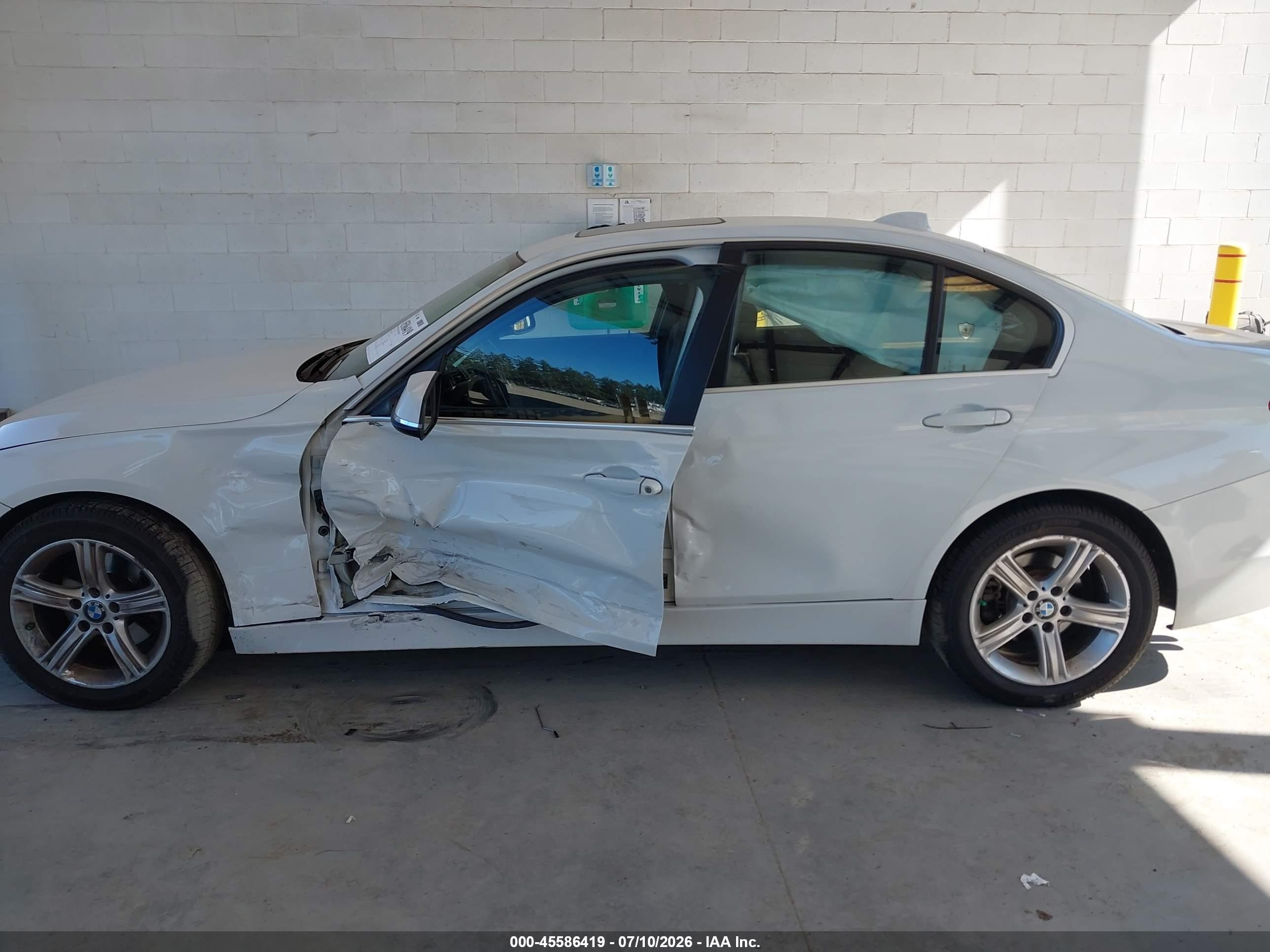 2015 Bmw 328i Xdrive White vin: WBA3B5G52FNS14891