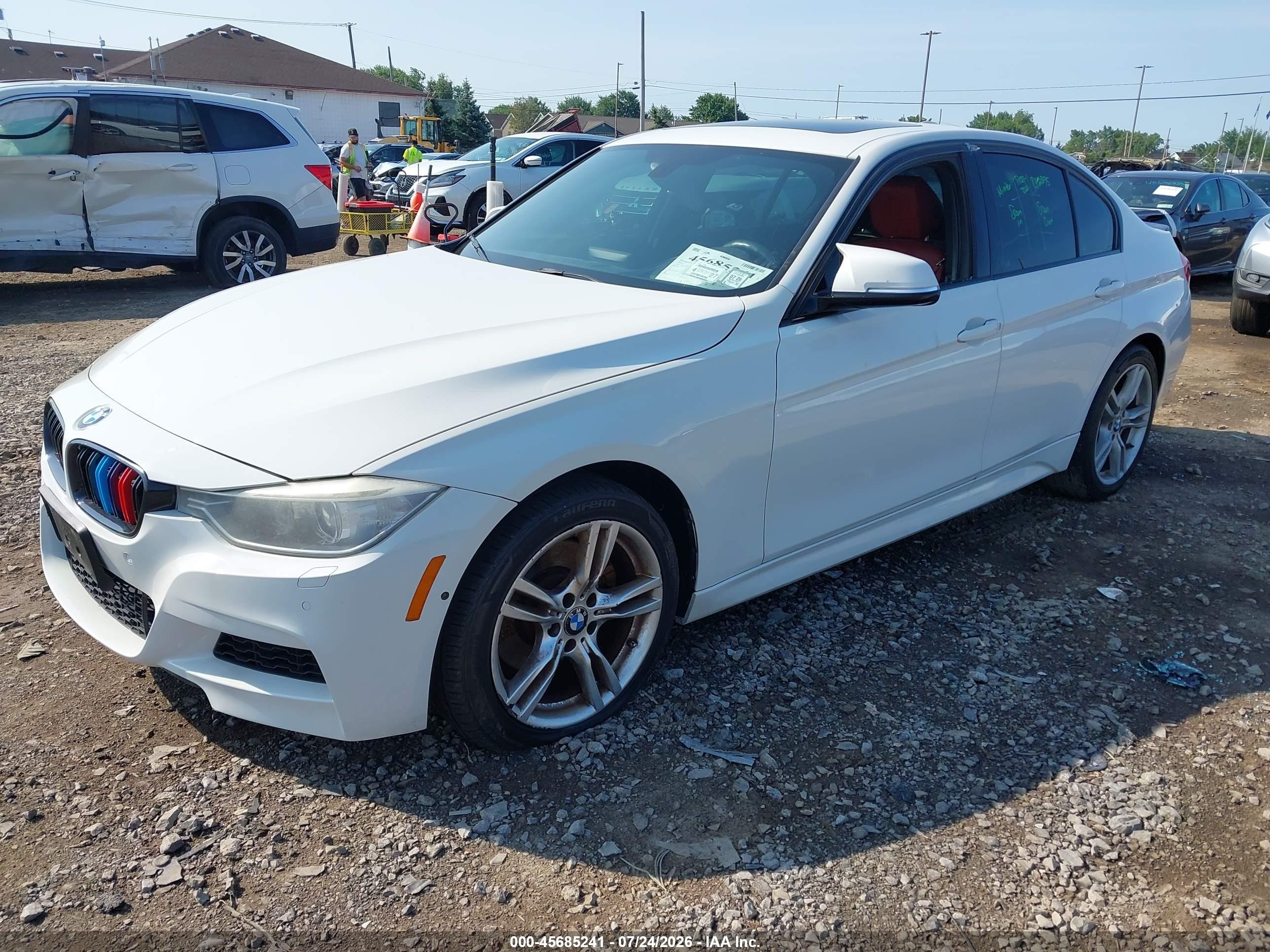 2013 Bmw 328i Xdrive Белый vin: WBA3B5G54DNS02173